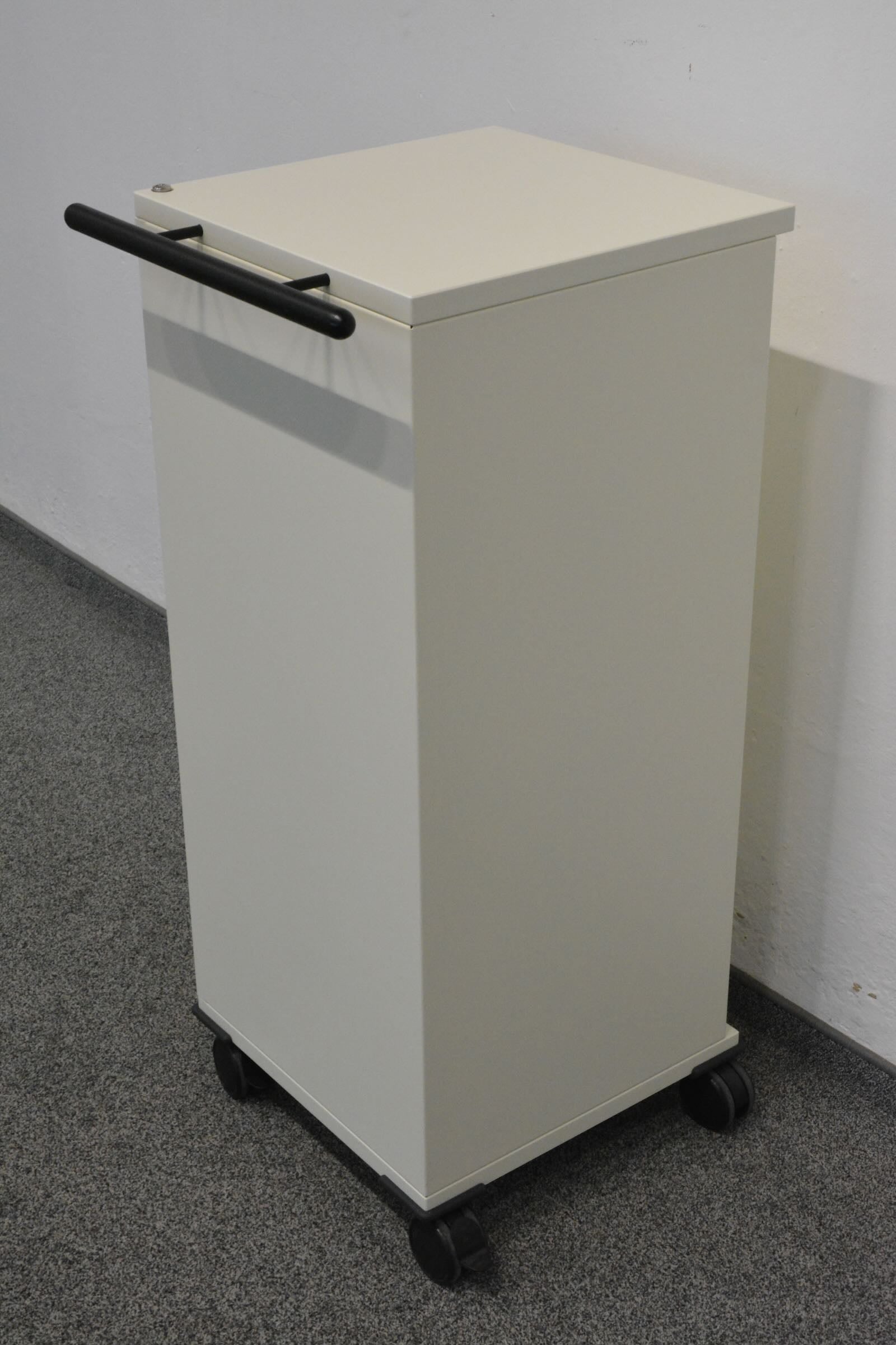 Novex LC2 Roll-Caddy Rückansicht