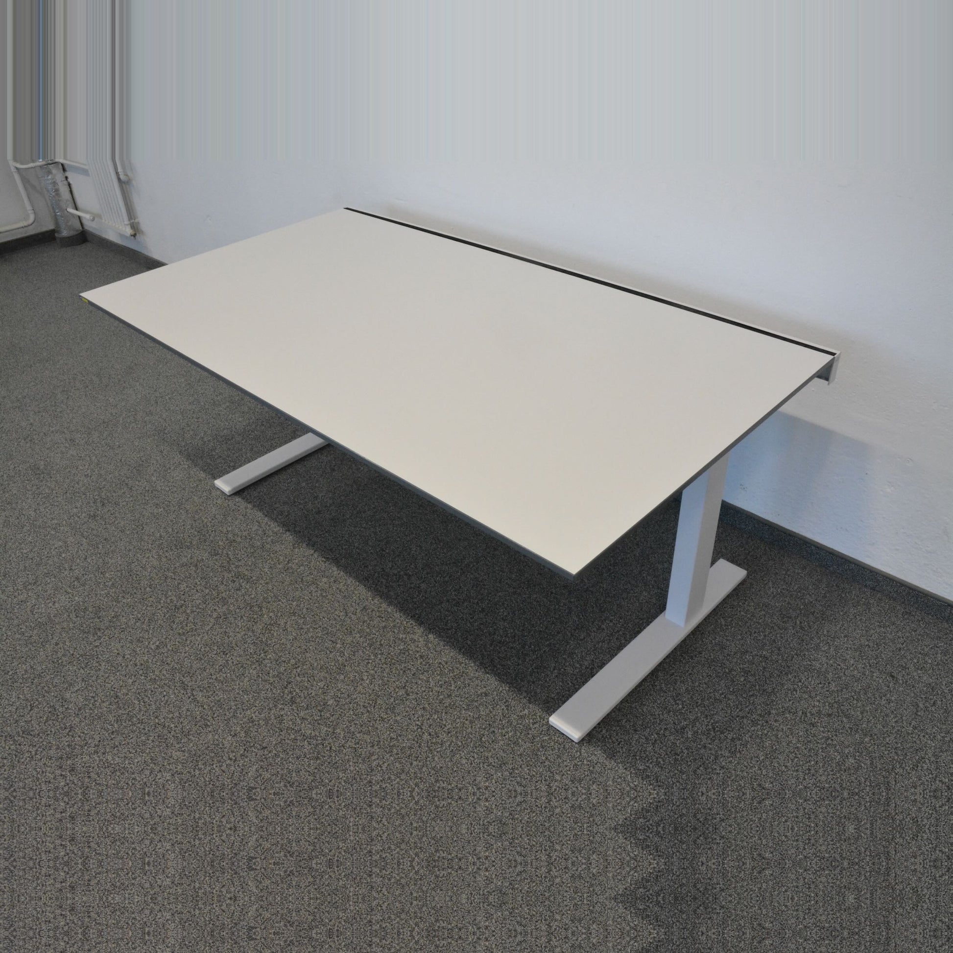Lista Office LO Extend Schreibtisch mechanisch höhenverstellbar von 680-820mm