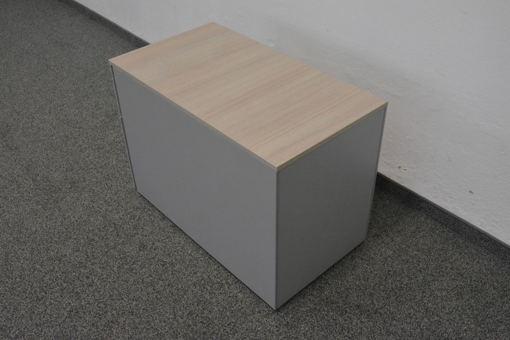 Steelcase Tenaro Roll-Korpus Ansicht von hinten