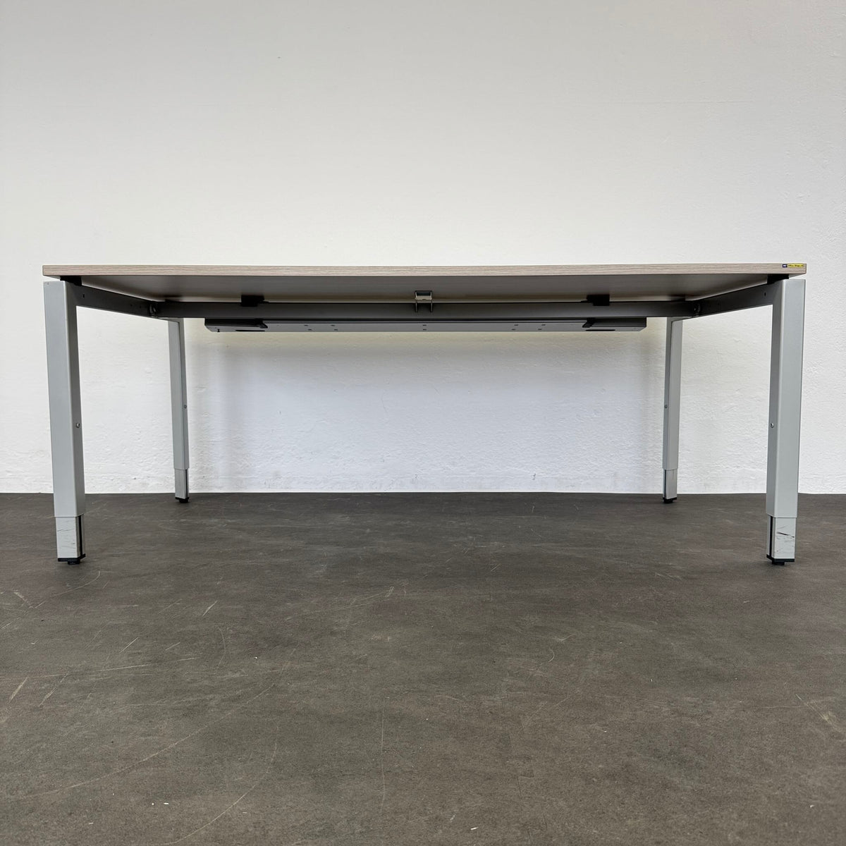 Steelcase Frame One Schreibtisch mit silbergrauem Gestell - 6036520