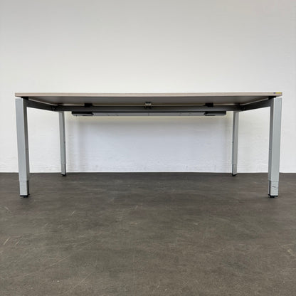 Steelcase Frame One Schreibtisch mit silbergrauem Gestell - 6036520