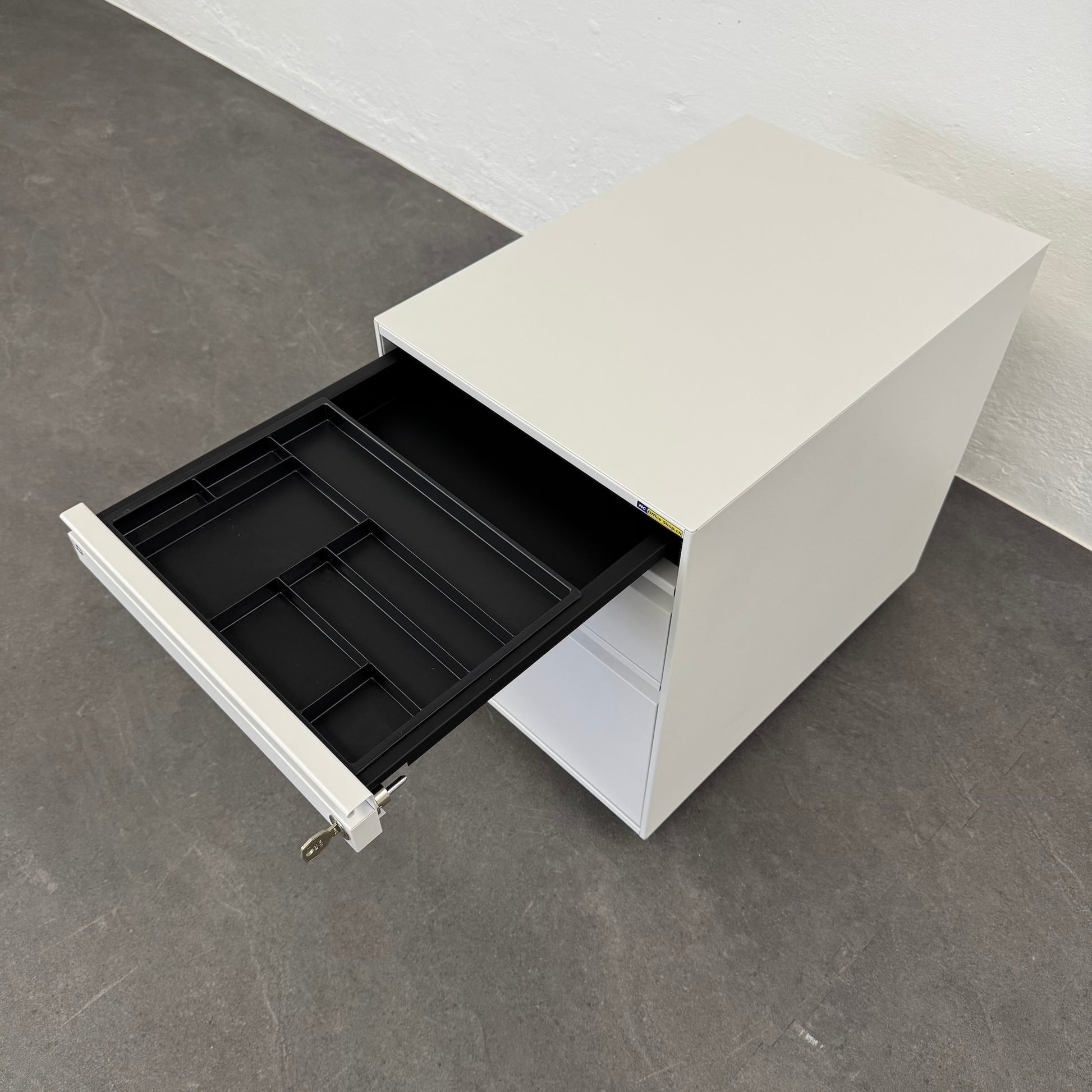 Lista Office LO Serie L Roll-Korpus mit Materialschale offen