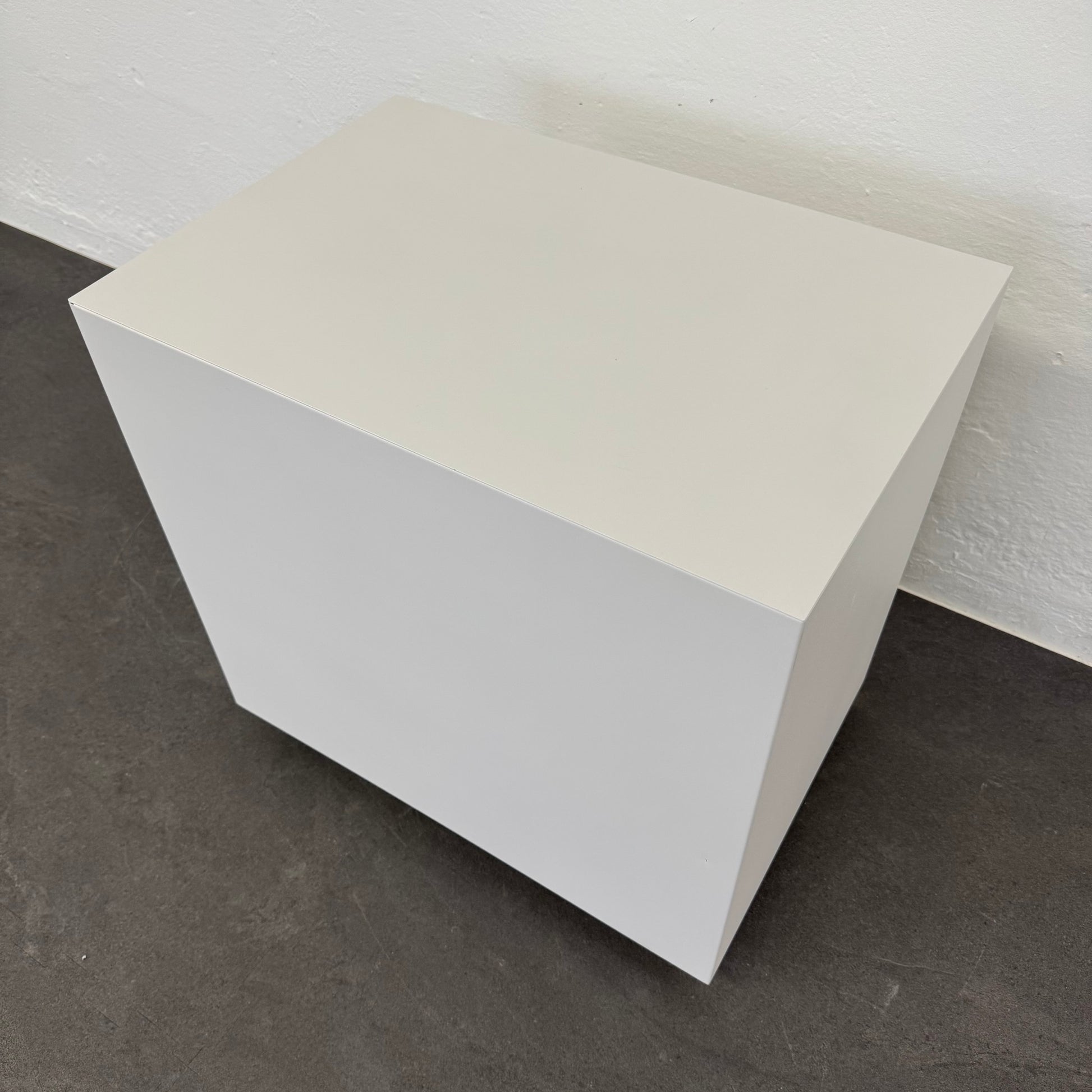 Lista Office LO Serie L Roll-Korpus seitliche Ansicht