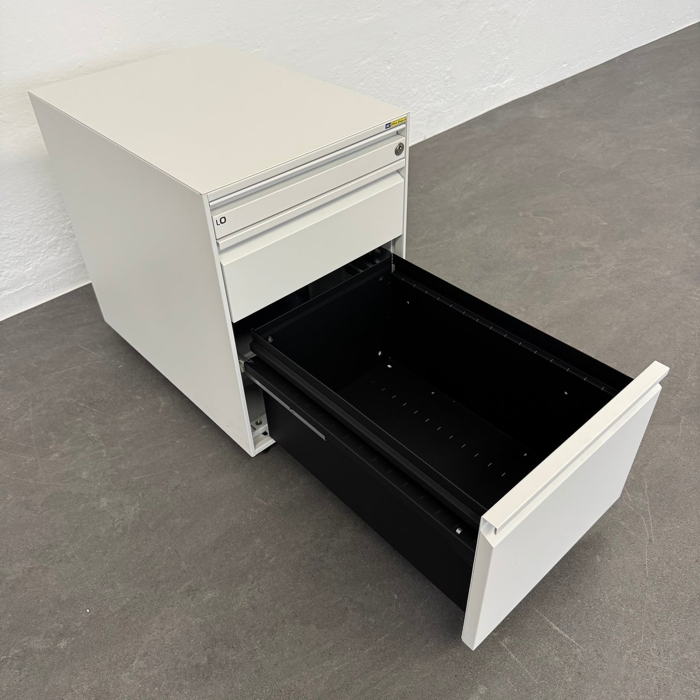 Lista Office LO Serie L2 Roll-Korpus mit HR-Auszug offen