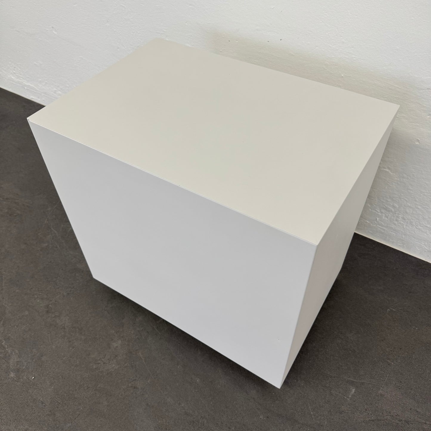 Lista Office LO Serie L Roll-Korpus seitliche Ansicht