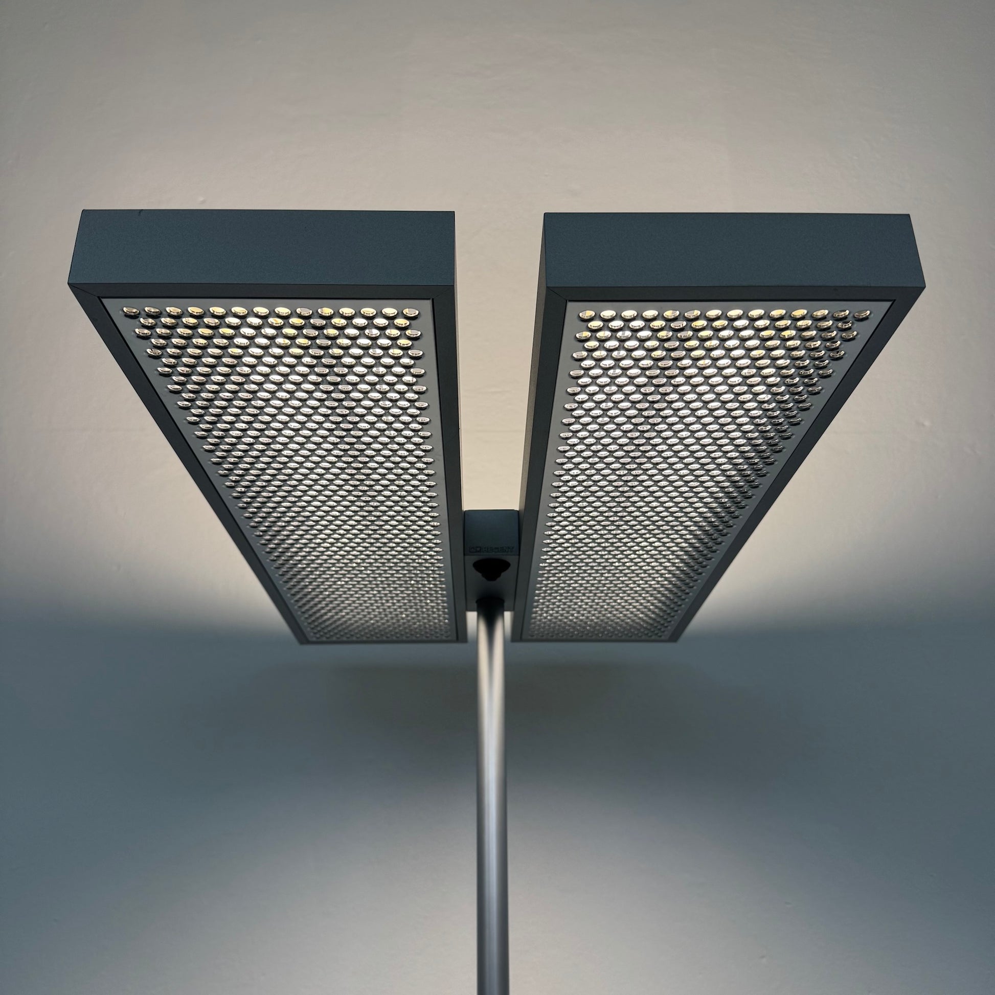 Regent Level Indirekt-/Direktleuchte Detailfoto SensoDim - 6036583