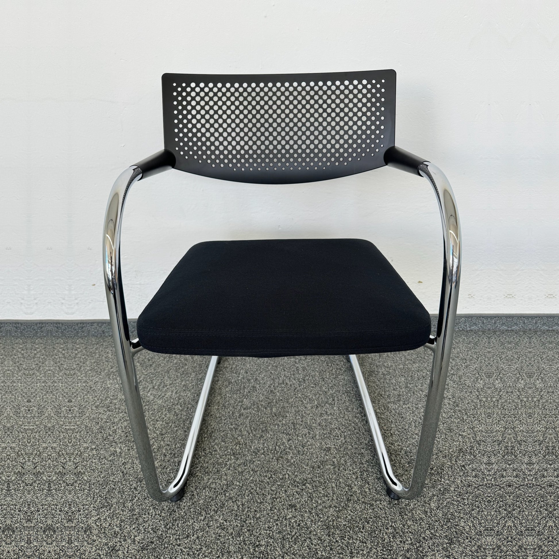 Vitra Visavis 2 Freischwinger Stoffbezug Schwarz