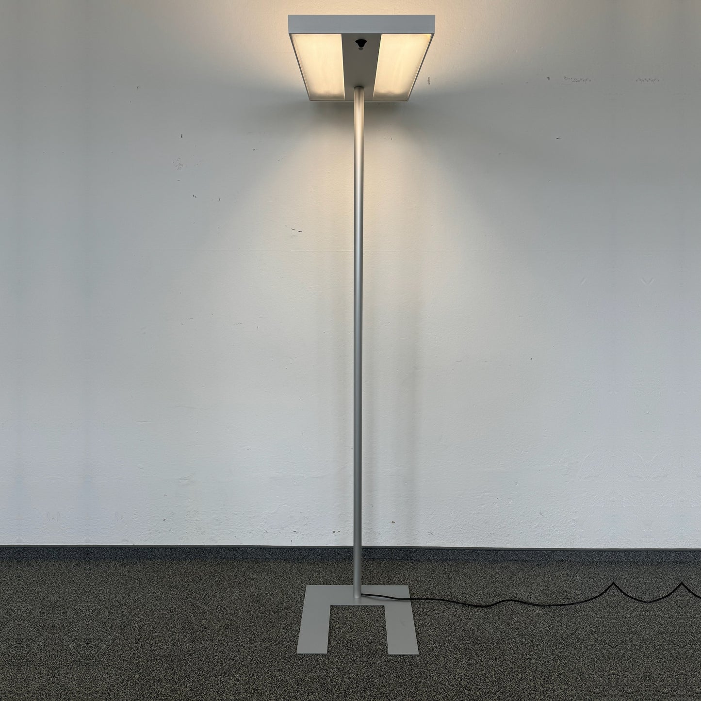 Alteme EcoP K Prisma Indirekt-/Direktleuchte 4 x 28 Watt