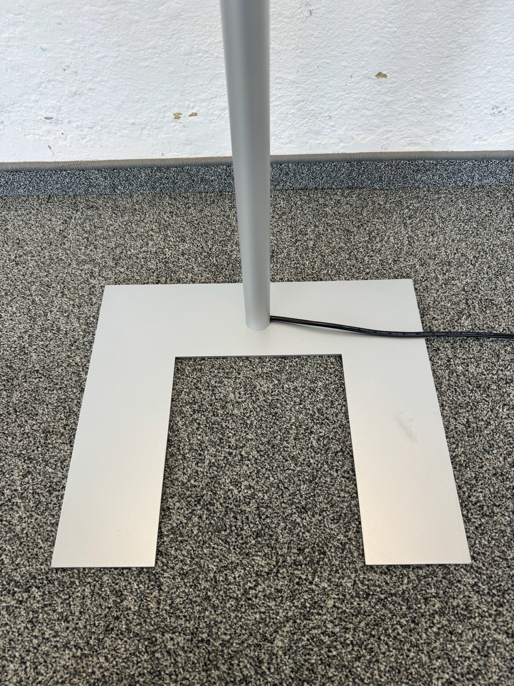 Alteme EcoP K Prisma Indirekt-/Direktleuchte Ansicht Fuss