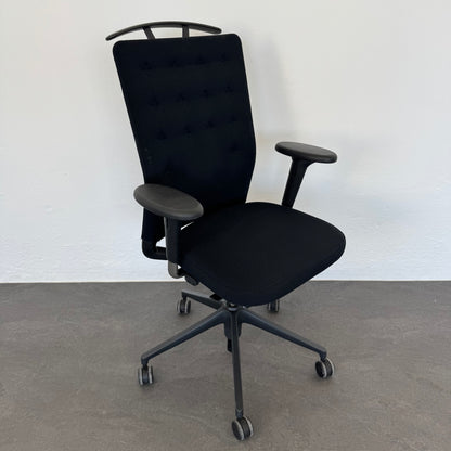 Vitra ID Trim Bürodrehstuhl mit Armlehnen und Kleiderbügel - 6036616