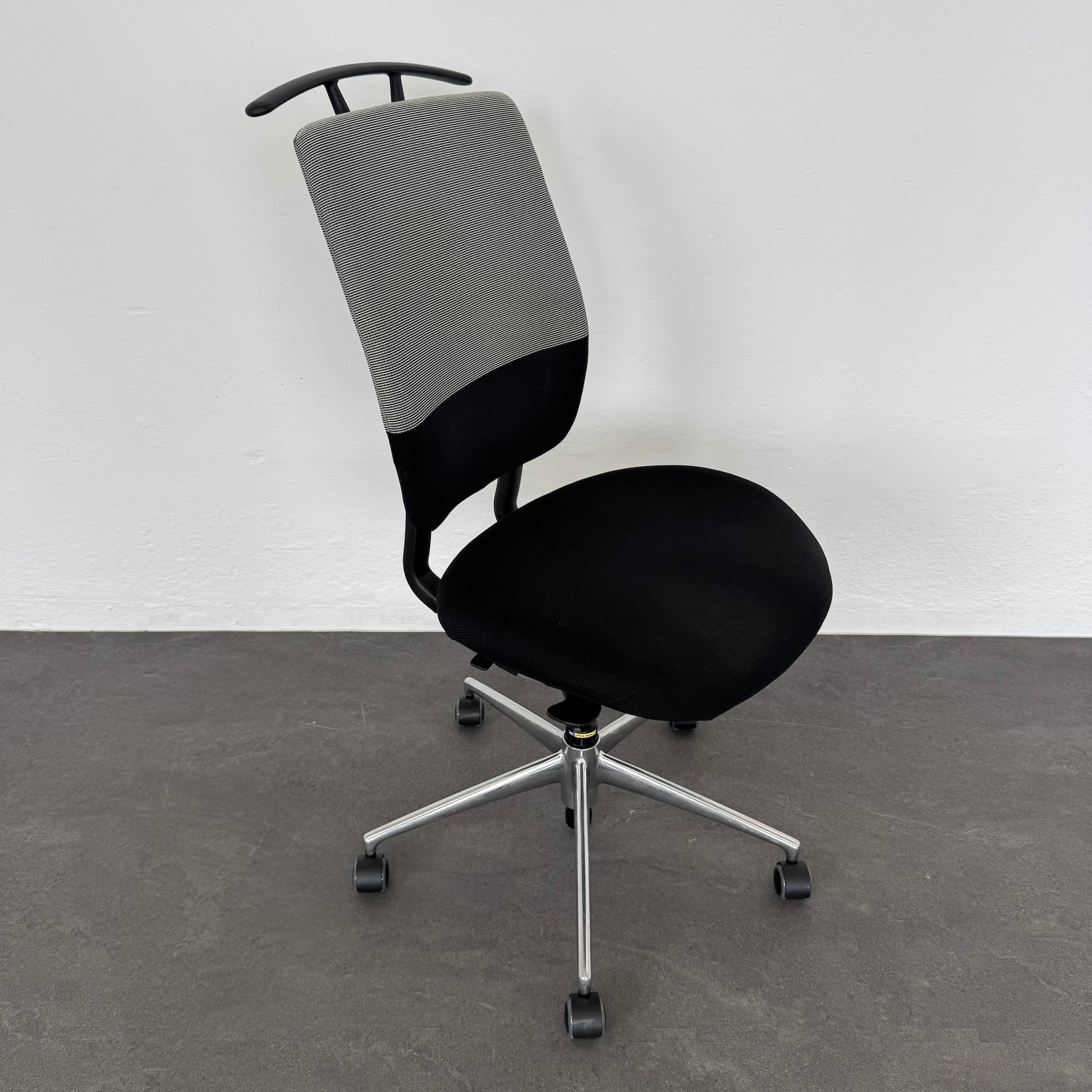 Vitra Oson Chair Bürodrehstuhl ohne Armlehnen