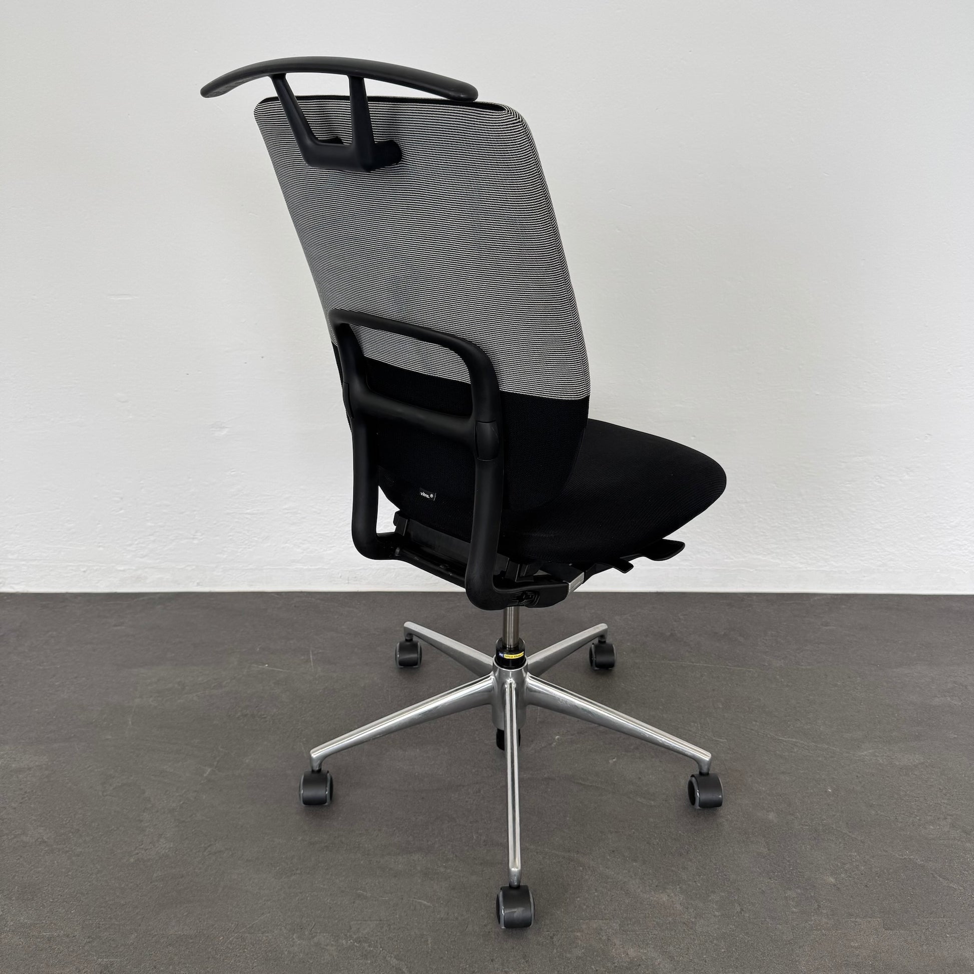 Vitra Oson Chair Bürodrehstuhl mit Rückenlehne