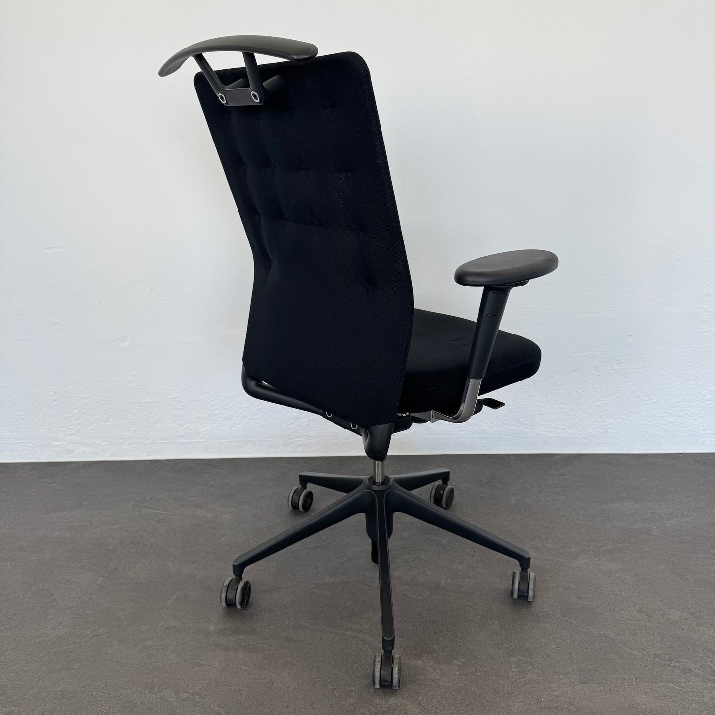 Vitra ID Trim Bürodrehstuhl mit Rückenlehne