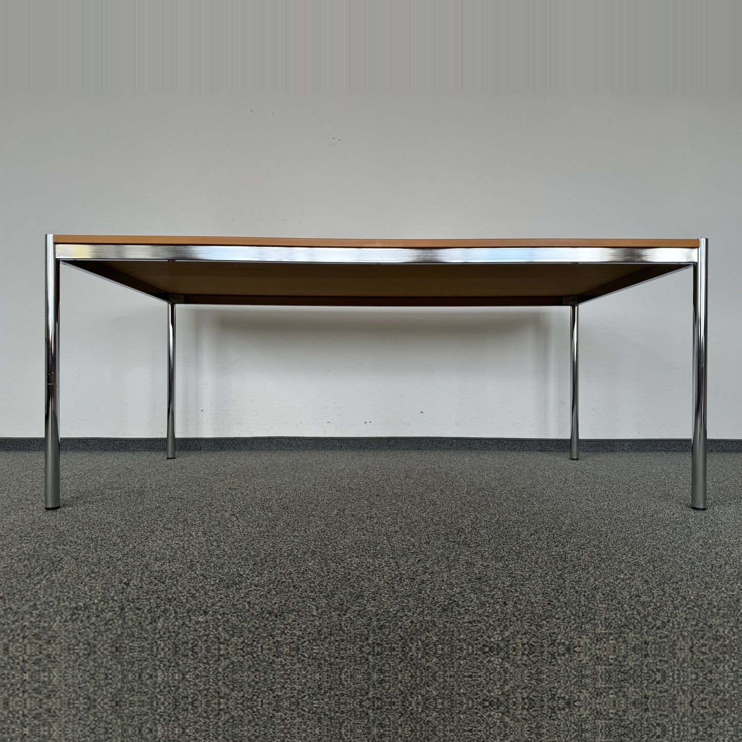 Ergodata Multi Desk Rondo Schreibtisch Ansicht von unten