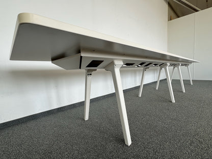 Vitra Joyn 2 Meet Sitzungstisch Detailfoto Gestell und Kabelkanal - 6036686