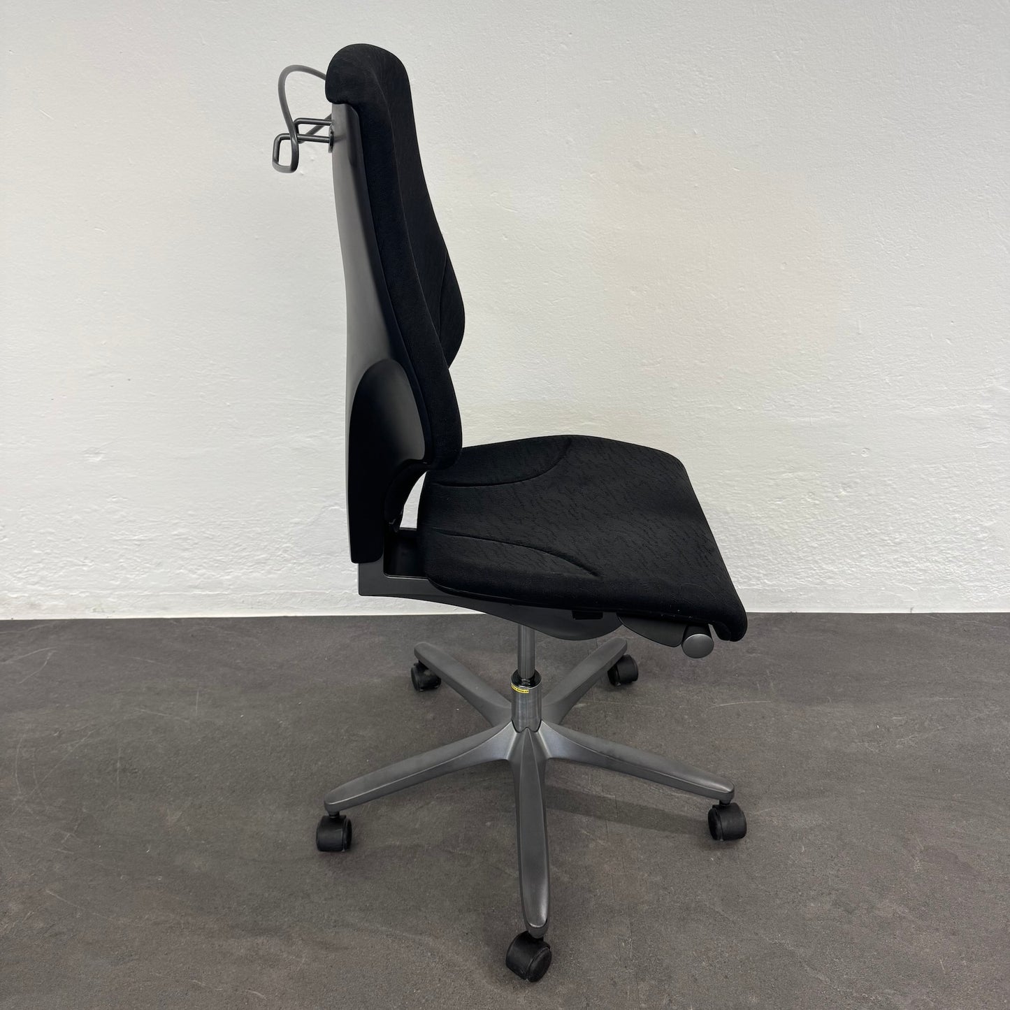 Giroflex G64 Bürodrehstuhl Fusskreuz Metall anthrazit