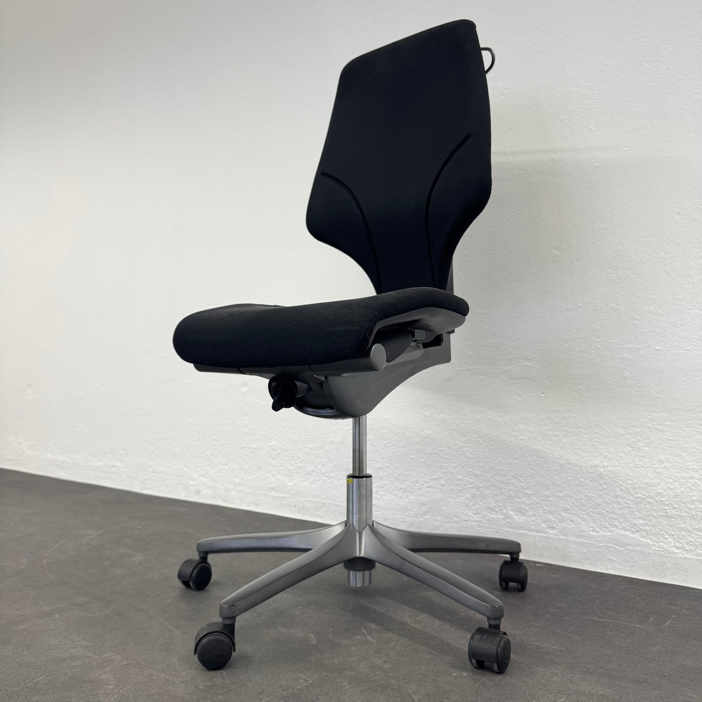 Giroflex G64 Bürodrehstuhl mit Höhenlift