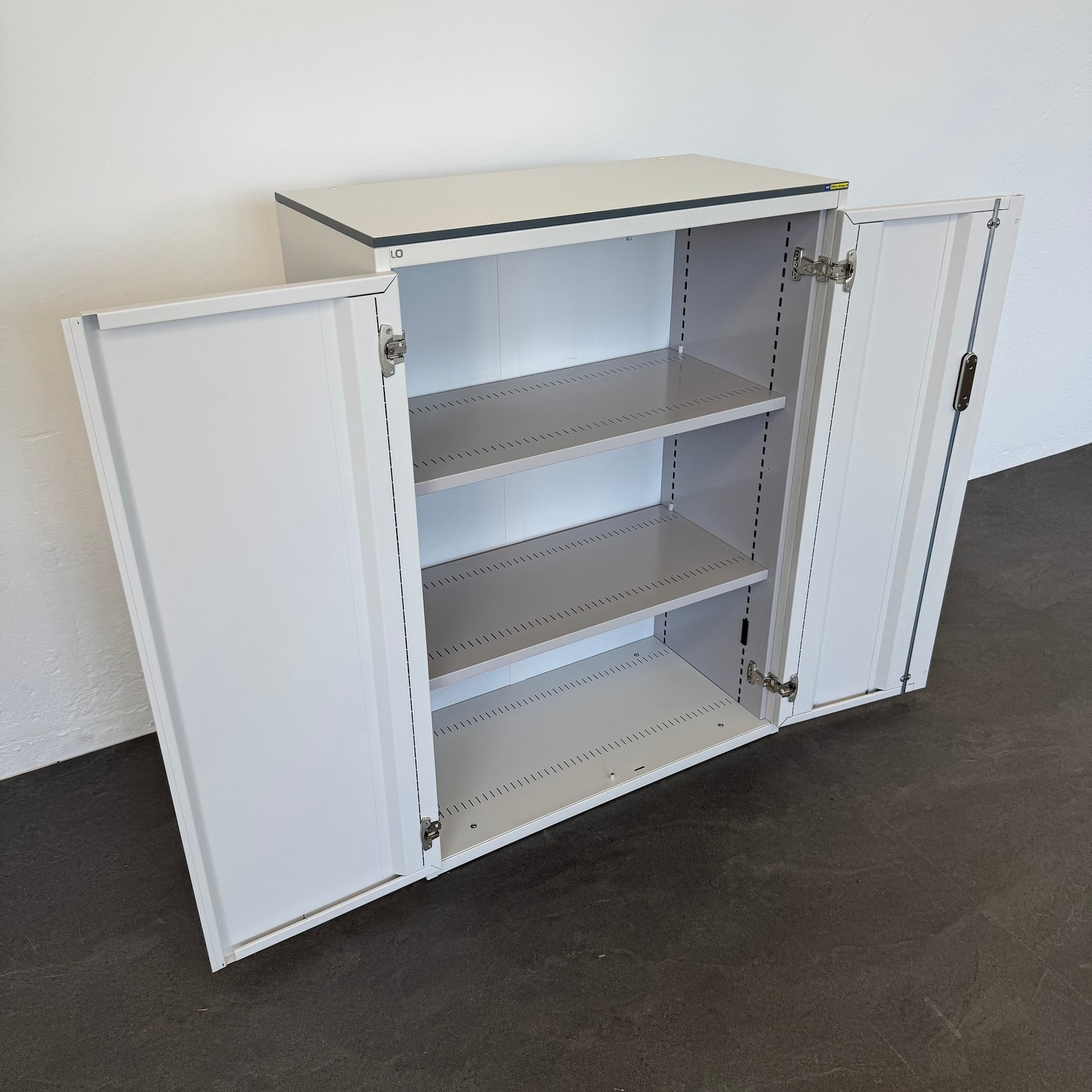 Lista Office Storage Flügeltür-Aktenschrank für 3 Ordner-Reihen
