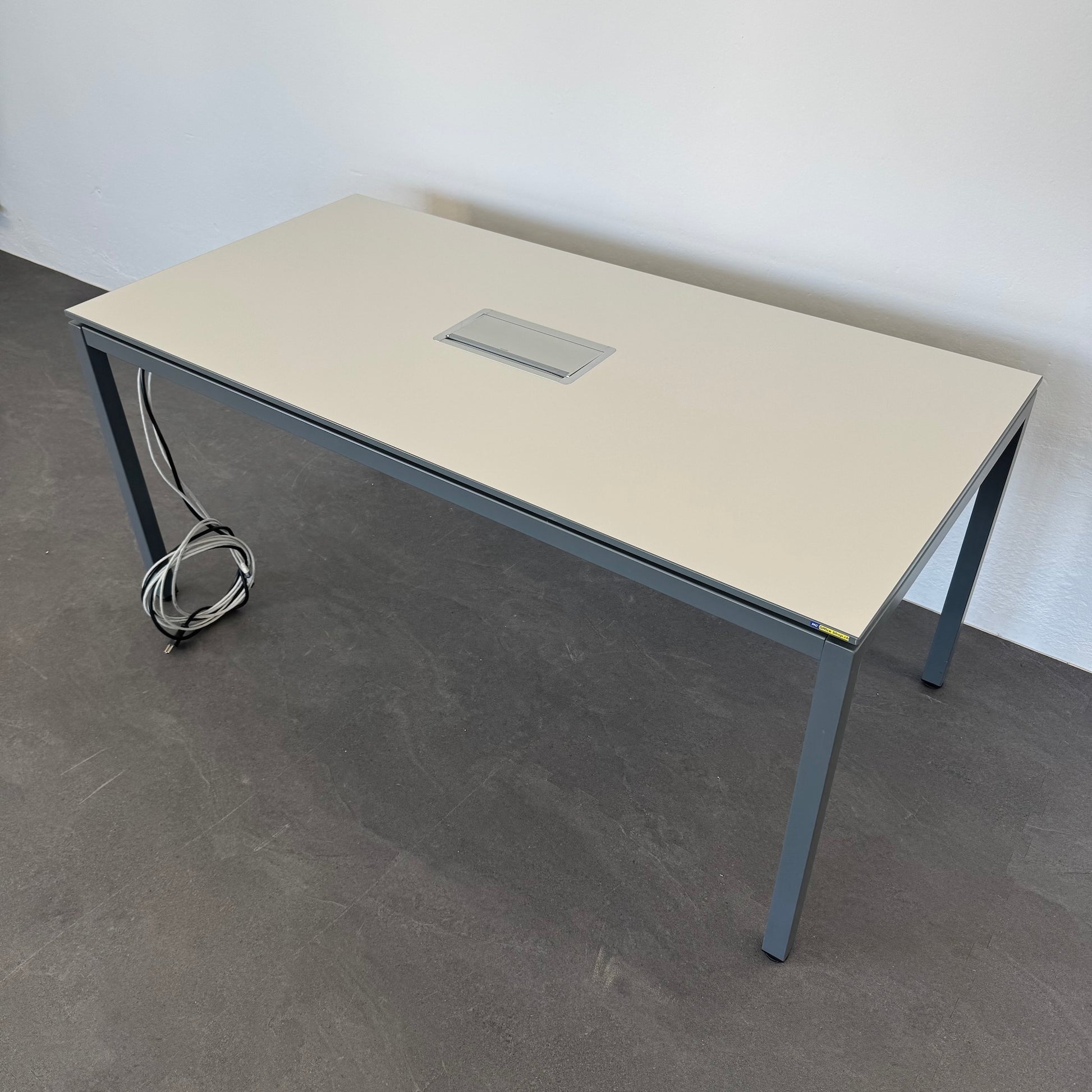 Lista Office Motion Sitzungstisch mit anthrazitem Gestell