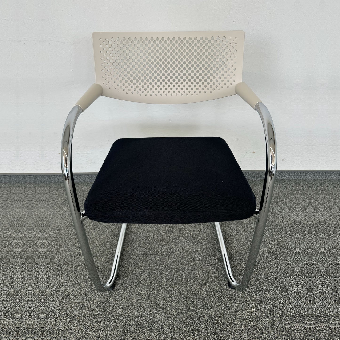Vitra Visavis 2 Freischwinger Stoffbezug Schwarz