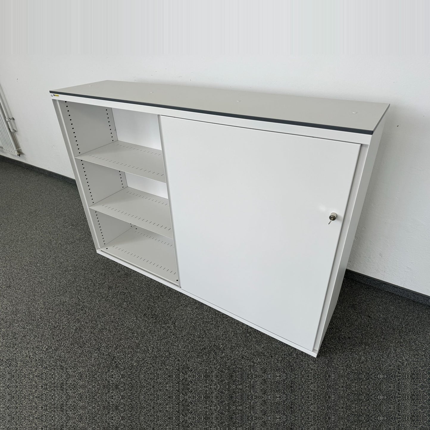 Lista Office Storage Twin Schiebetürschrank