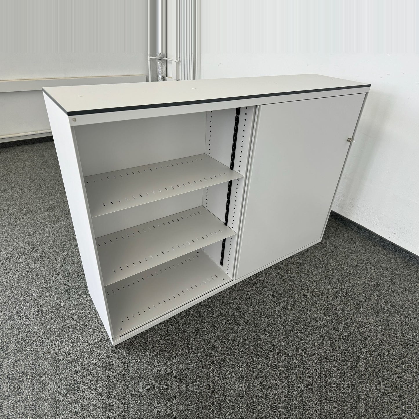 Lista Office Storage Twin Schiebetürschrank
