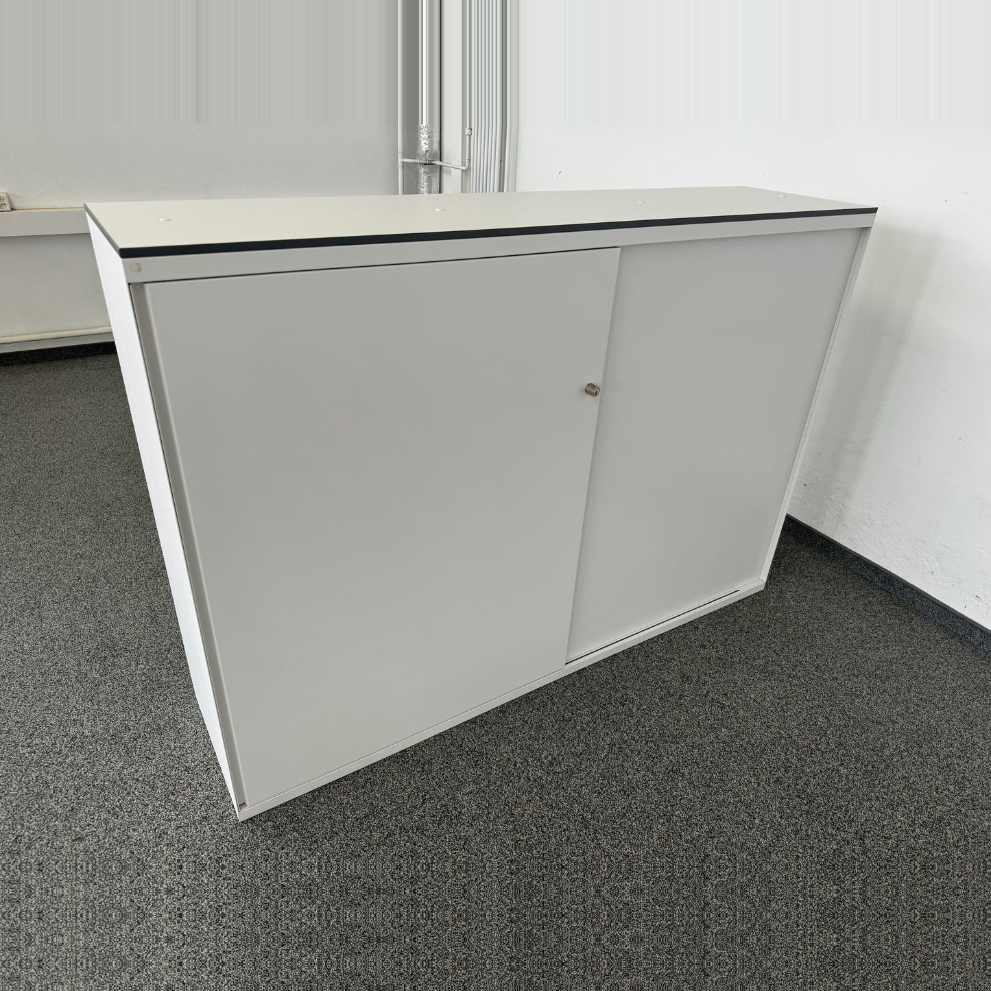 Lista Office Storage Twin Schiebetürschrank