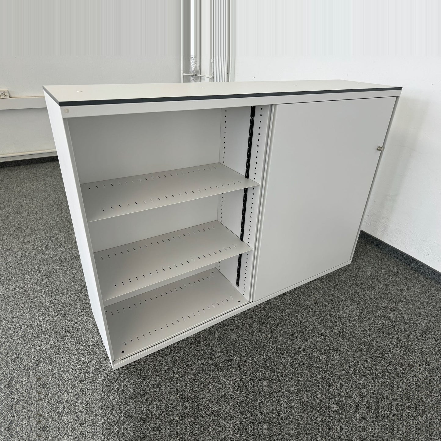 Lista Office Storage Twin Schiebetürschrank