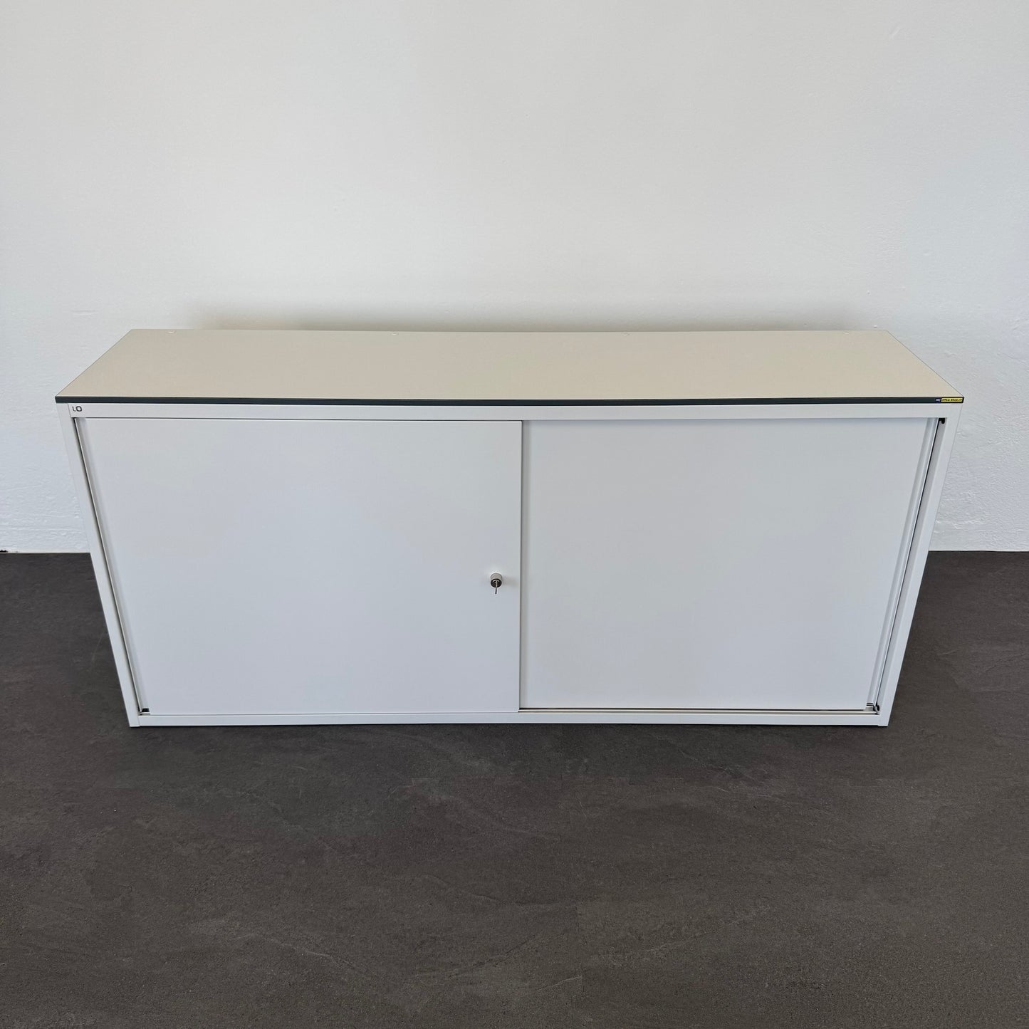 Lista Office LO Storage Schiebetür-Aktenschrank Metall weiss mit Holzdeckblatt