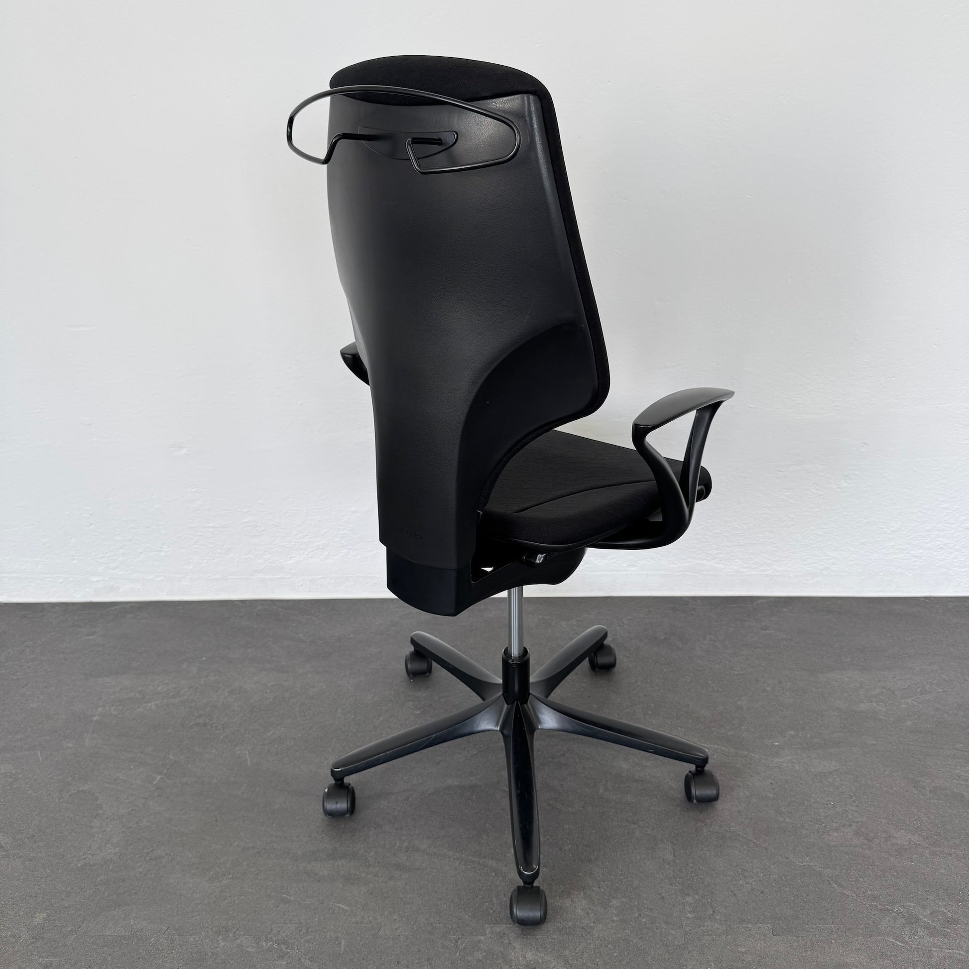 Giroflex G64 Bürodrehstuhl mit Rückenlehne