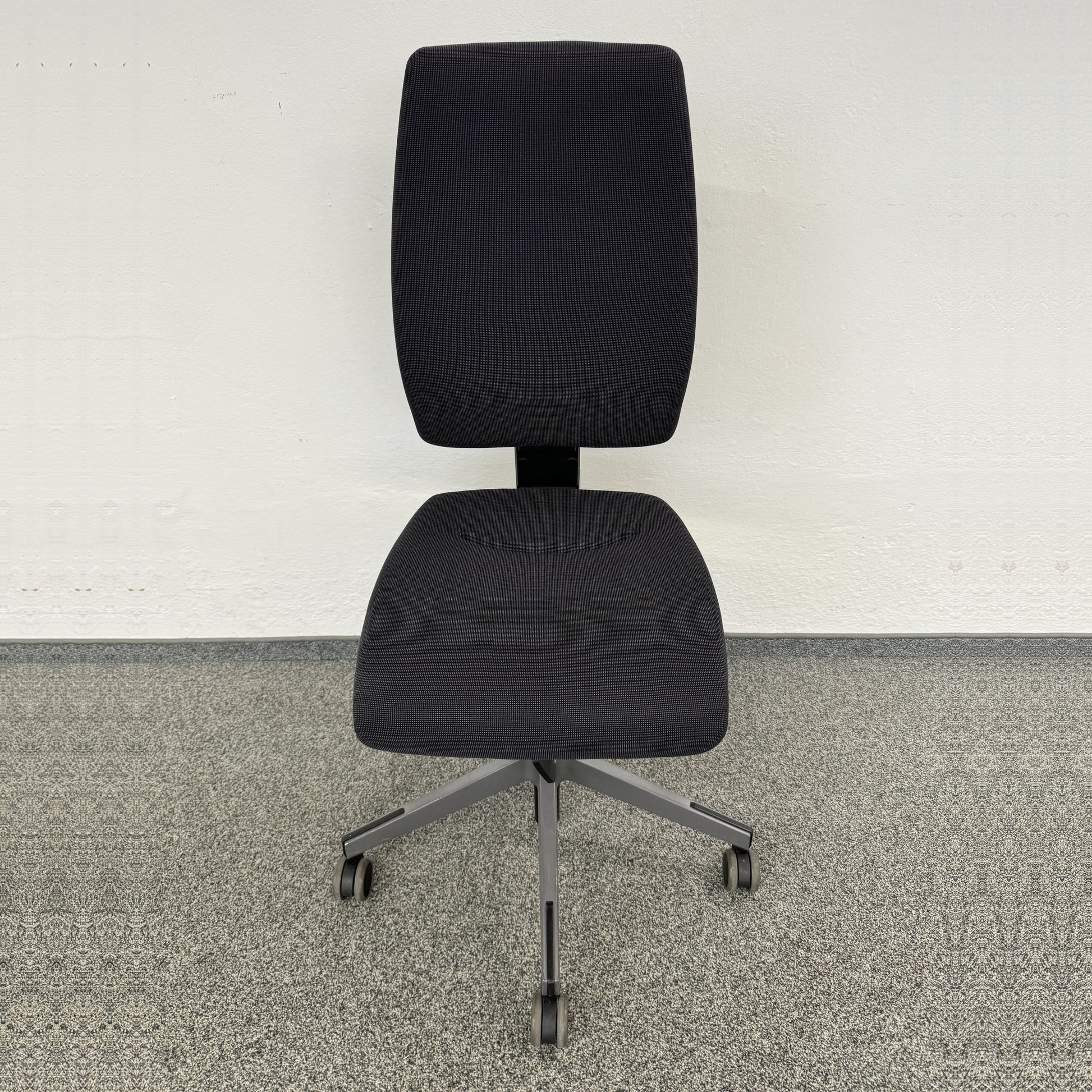 Giroflex G68 Bürodrehstuhl mit Stoffbezug Anthrazit