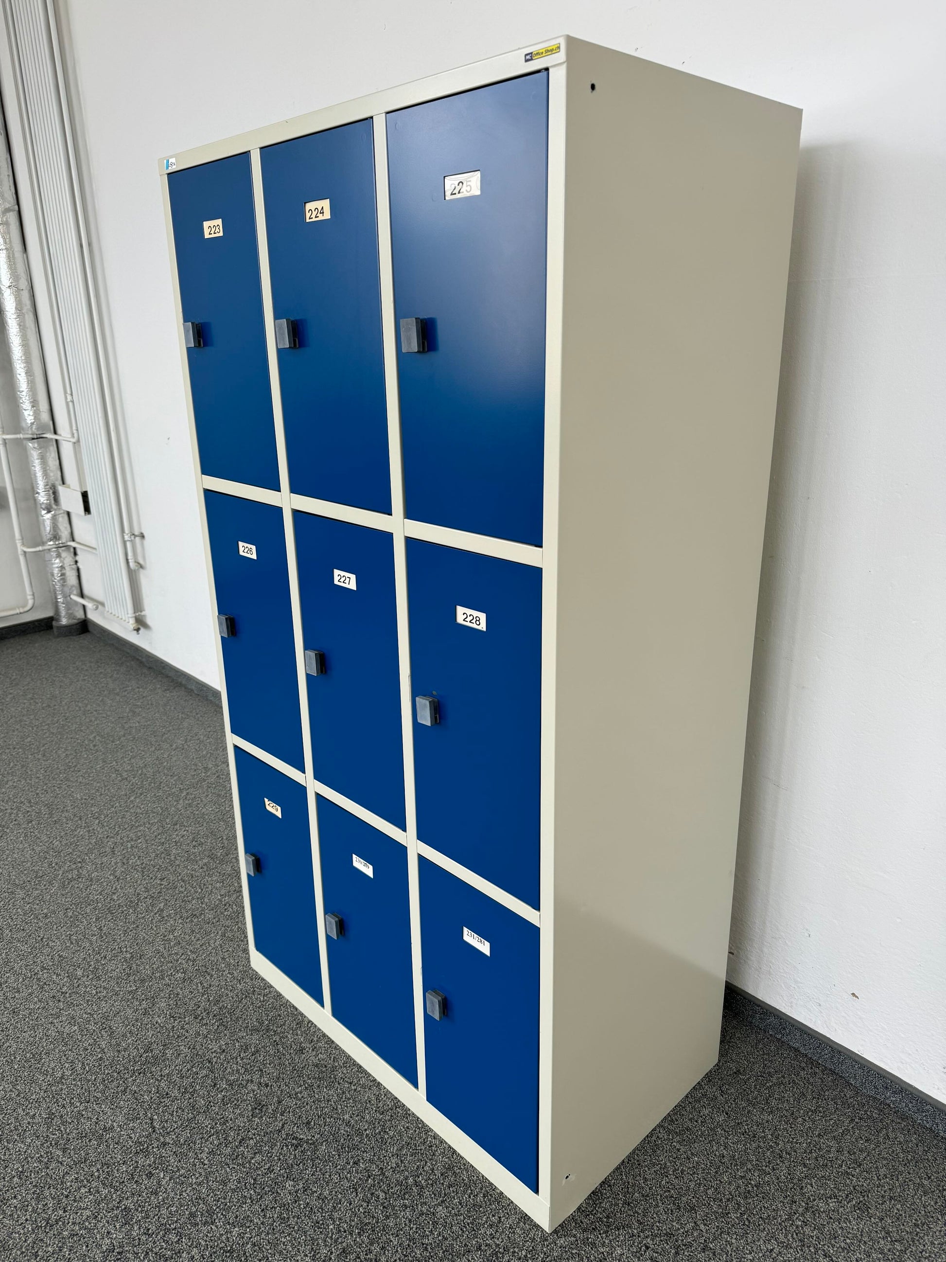 Lista Office Locker Flügeltür-Schrank 900mm breit