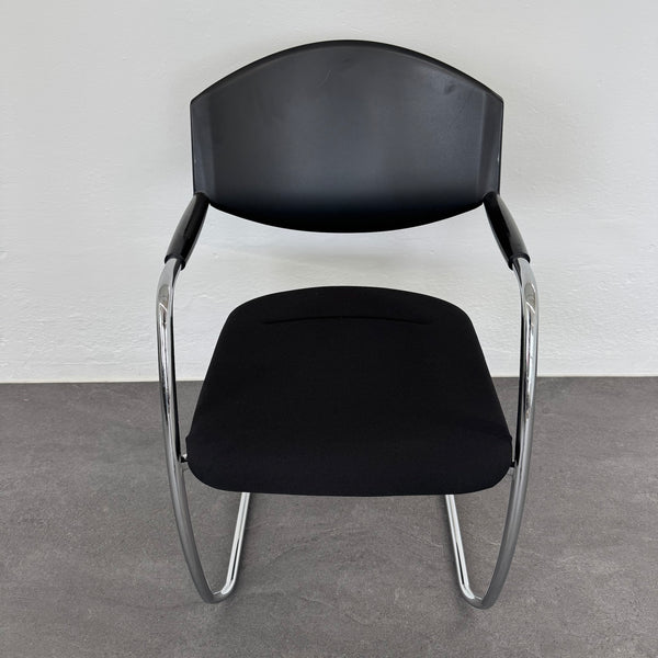 Giroflex G16 Freischwinger Bezug Stoff Schwarz - stapelbar