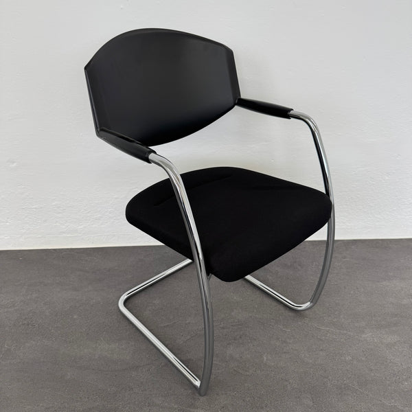 Giroflex G16 Freischwinger Bezug Stoff Schwarz - stapelbar