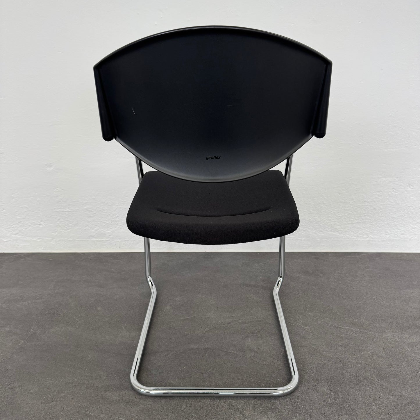 Giroflex G16 Freischwinger von hinten