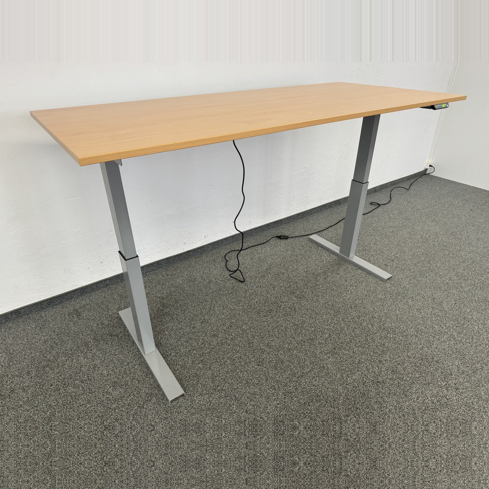 Interoffice Sitz-Steh-Schreibtisch höhenverstellbar von 720-1220mm