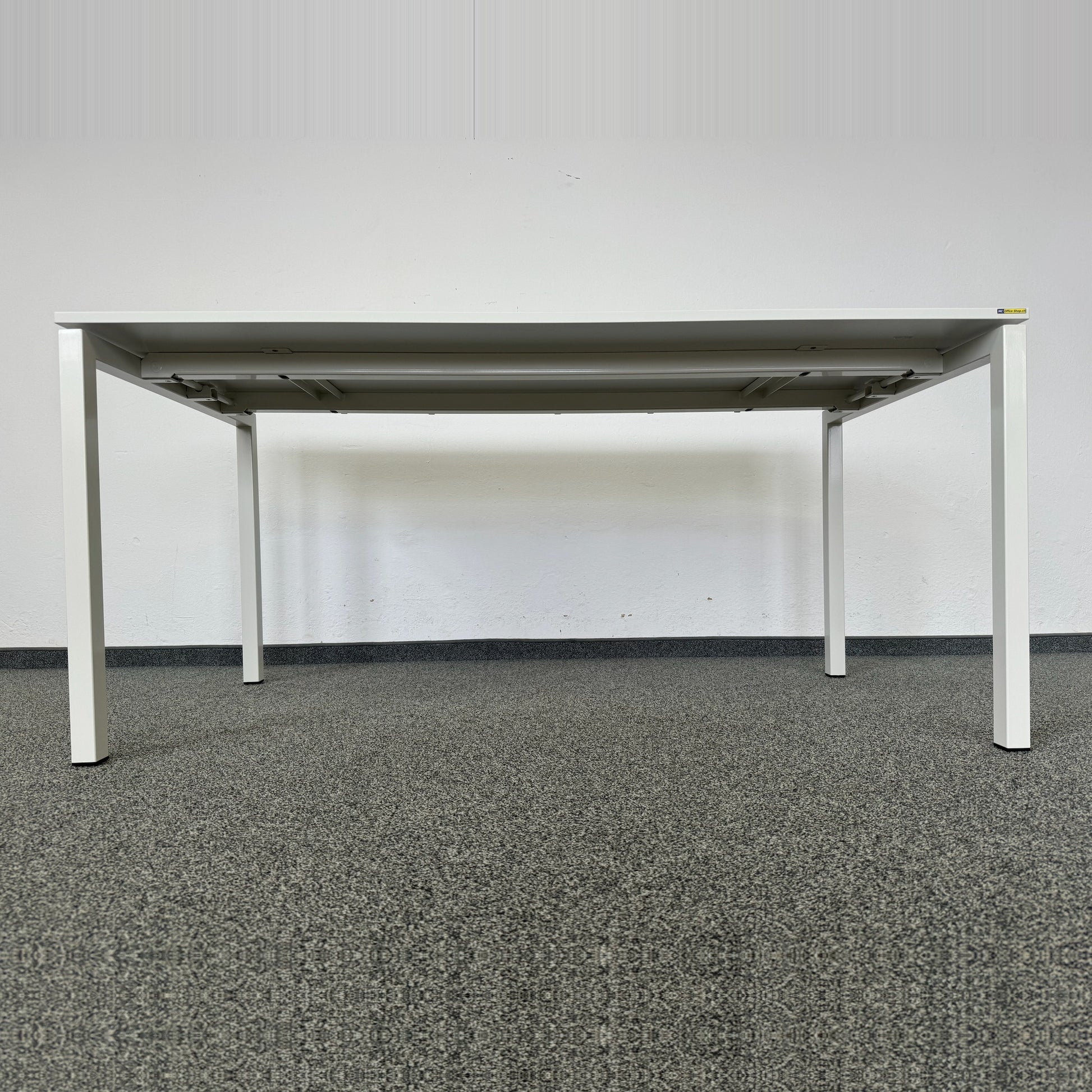 Ergodata Line Desk Sitzungstisch Ansicht von unten