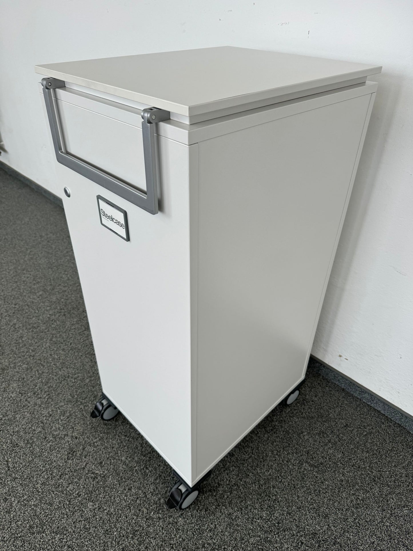 Steelcase Share It Roll-Caddy