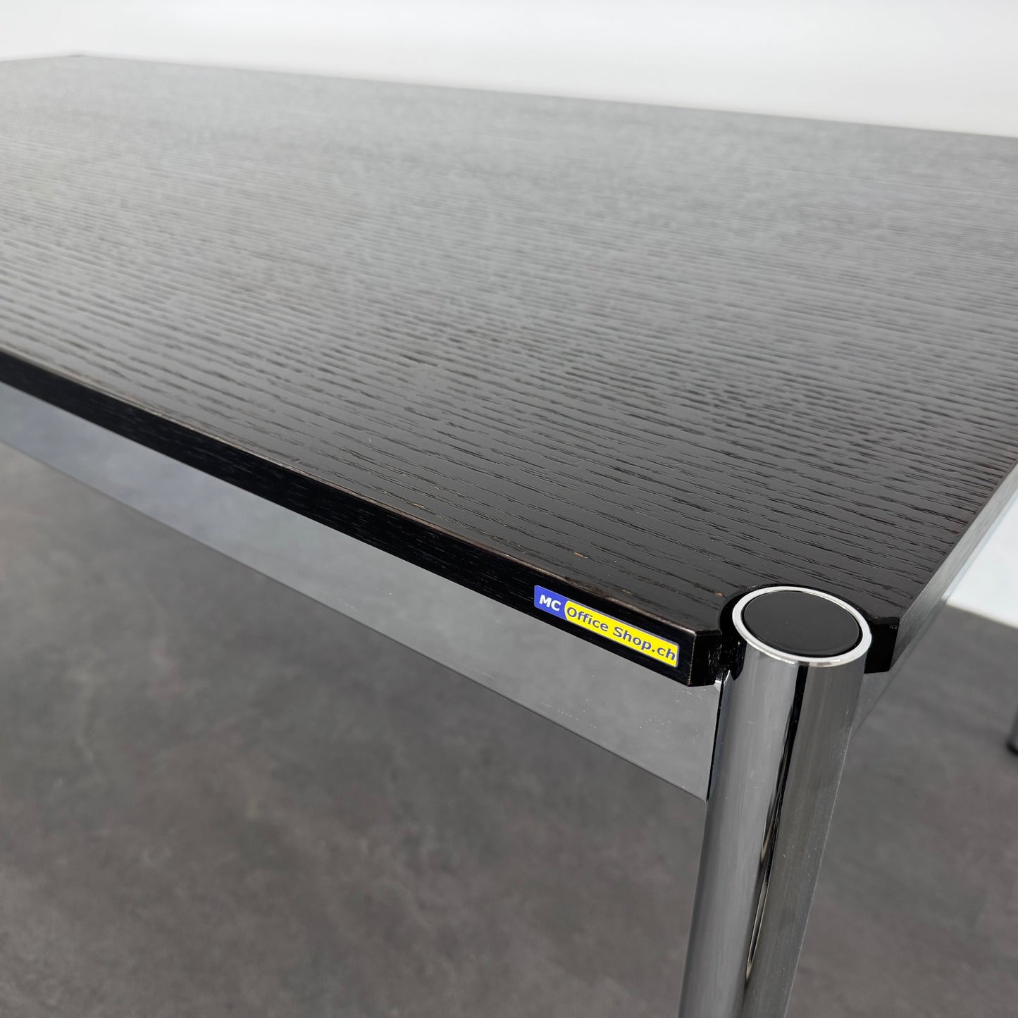 USM Haller Classic Schreibtisch Detailsansicht