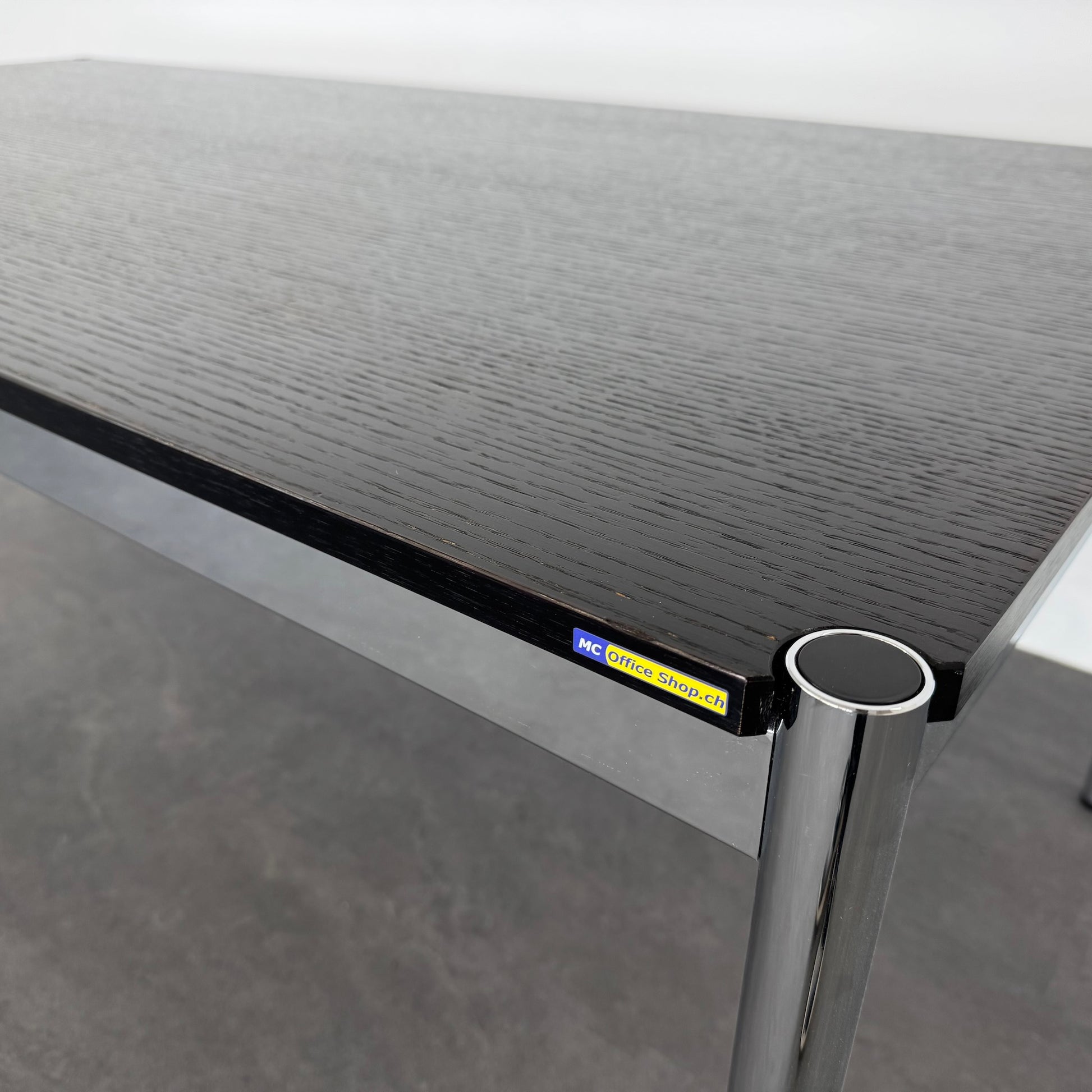 USM Haller Classic Schreibtisch Detailsansicht