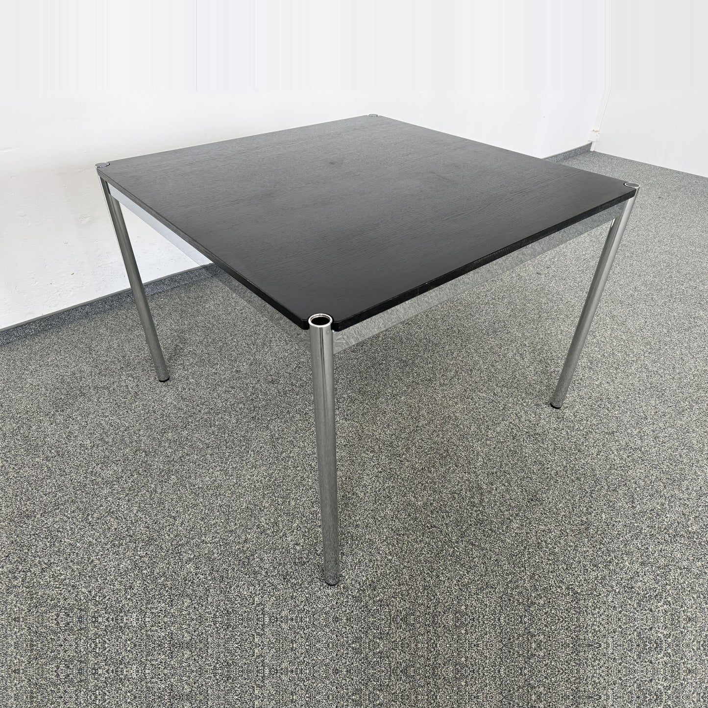 USM Haller Classic Sitzungstisch Tischplatte Eiche Schwarz