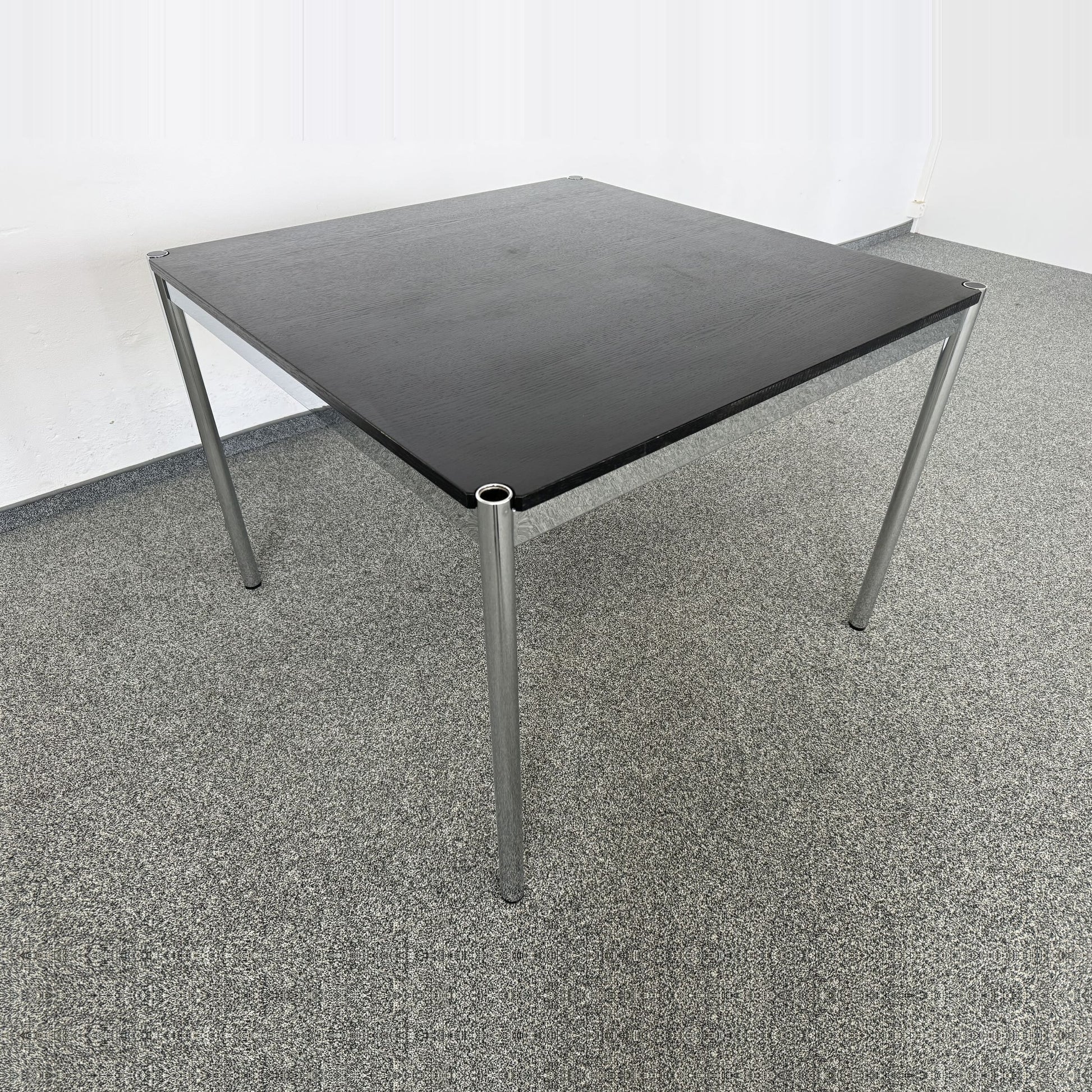 USM Haller Classic Sitzungstisch Tischplatte Eiche Schwarz