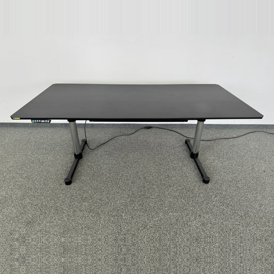 USM-Haller Kitos-E Sitz-Steh-Tisch 1795x895mm