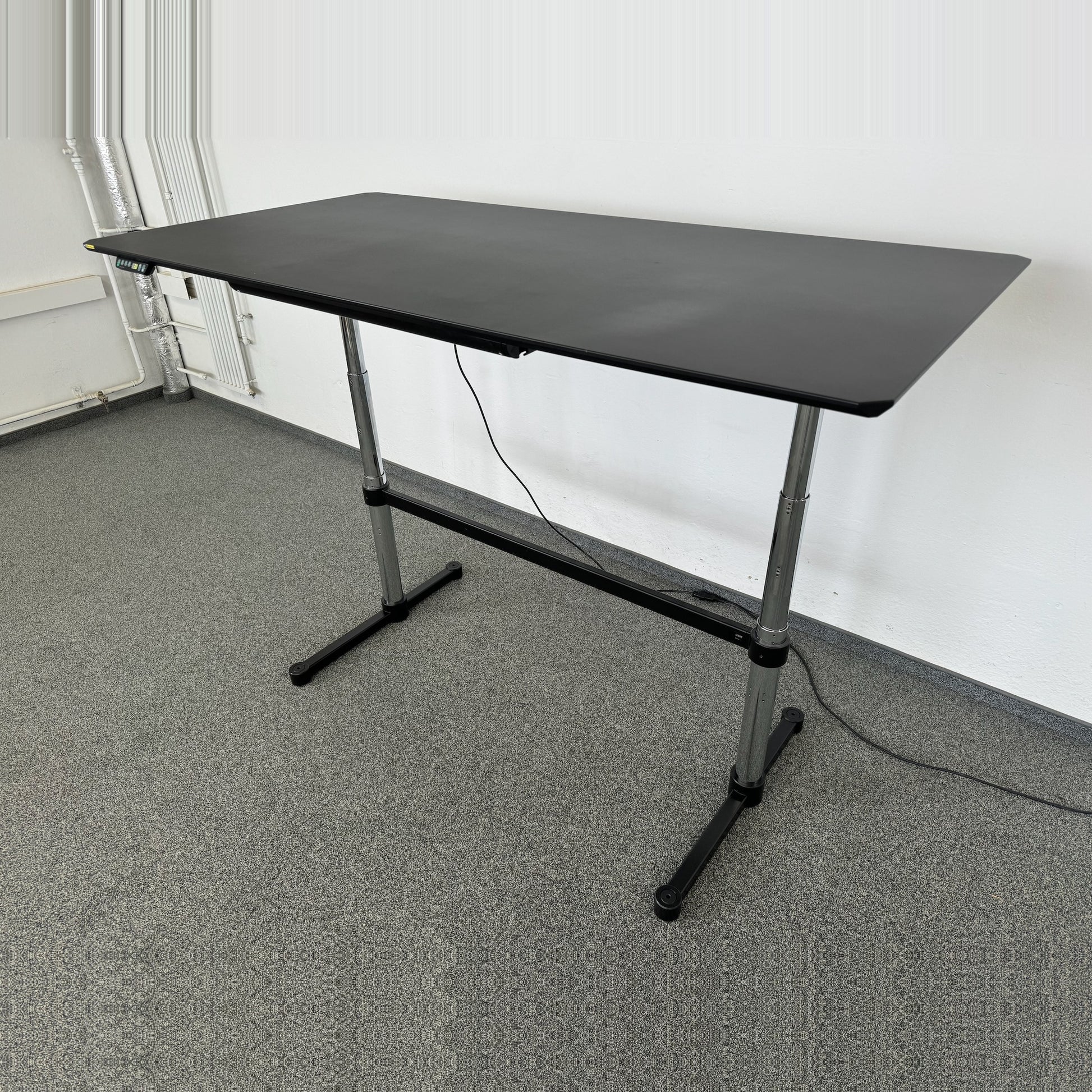 USM-Haller Kitos-E Sitz-Steh-Tisch elektrisch höhenverstellbar von 700-1300mm
