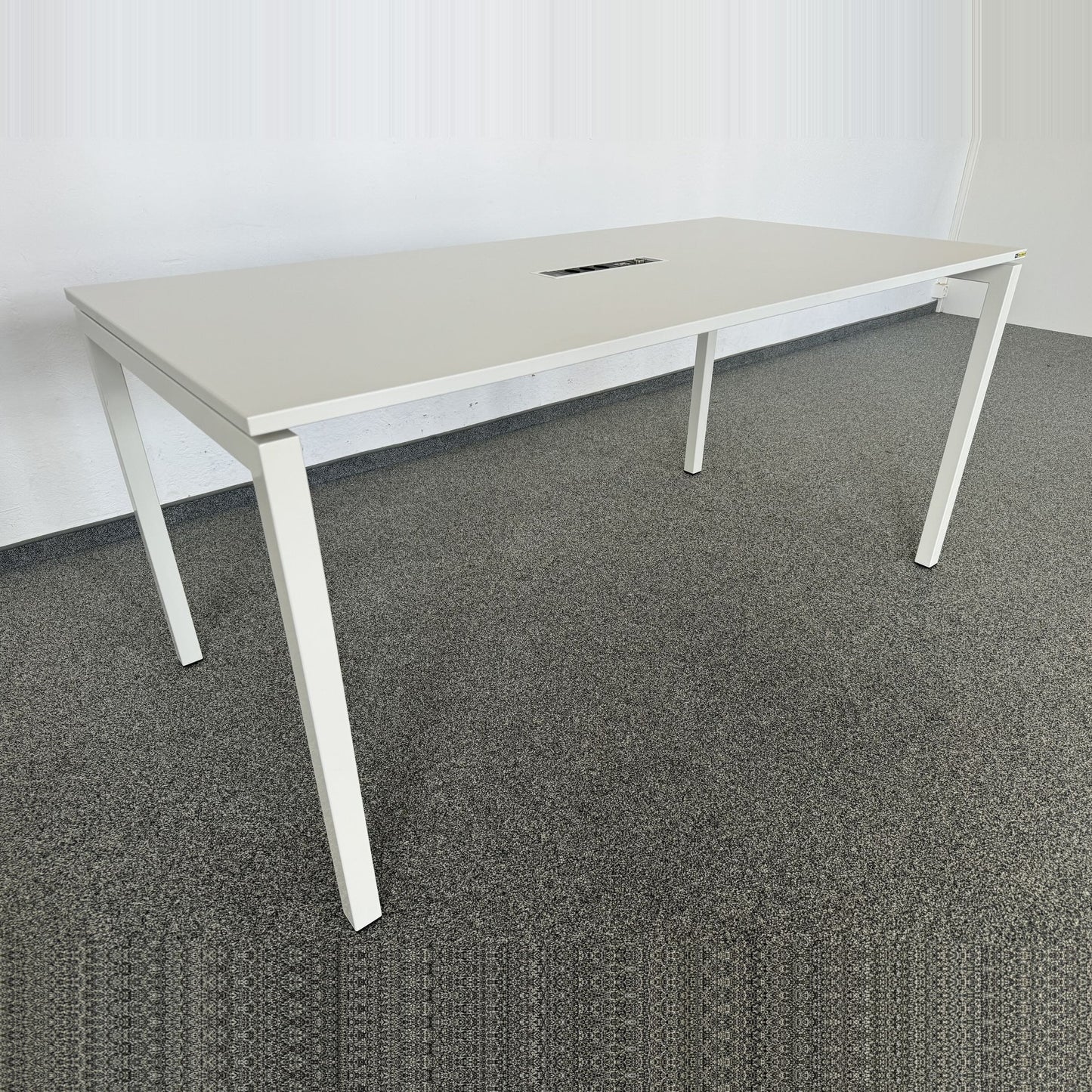 Ergodata Line Desk Sitzungstisch