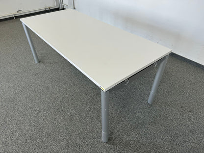 Steelcase Frame One Schreibtisch mit Gestell in Silbergrau - 6037159