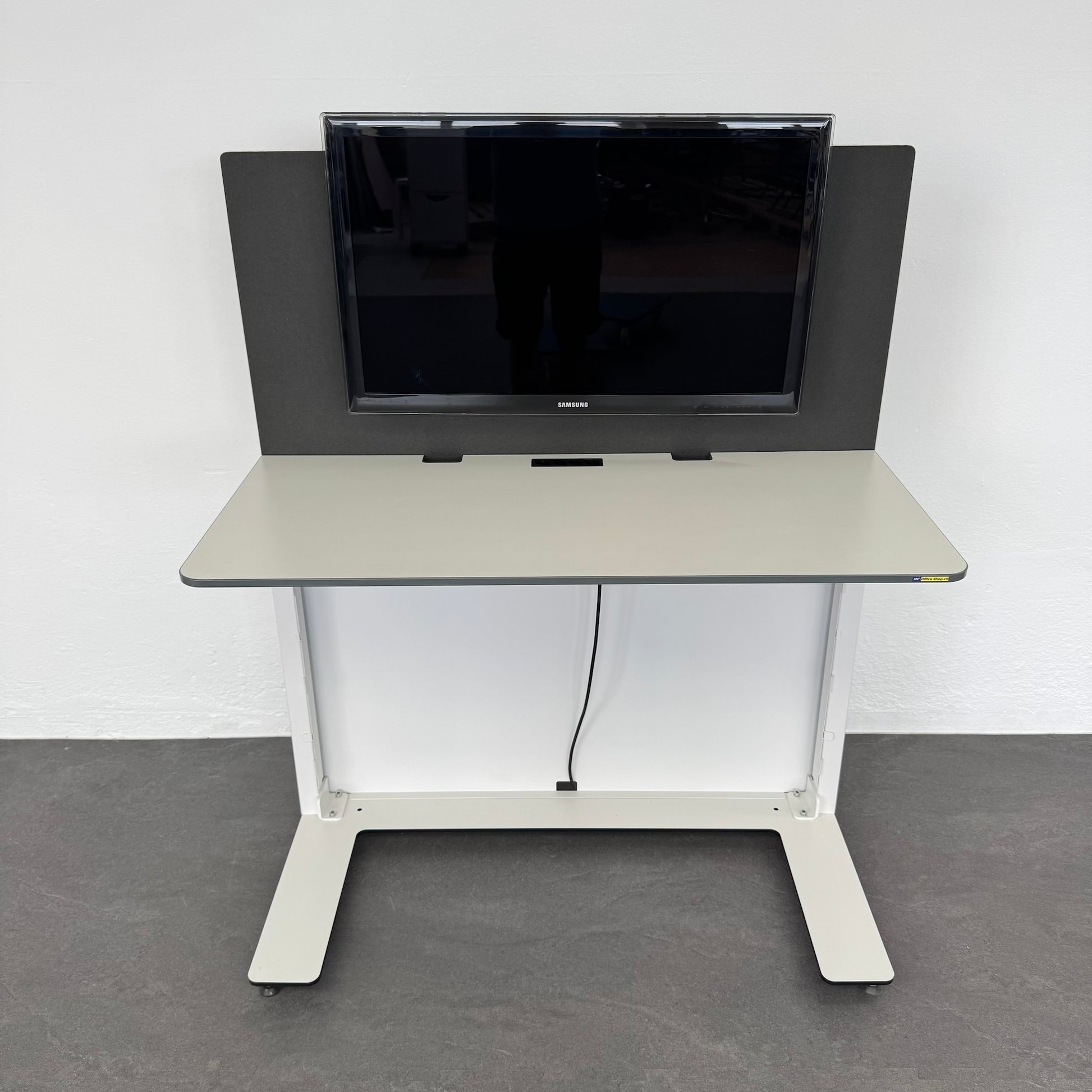 Lista Office Workstation Schreibtisch Spanplatte Weiss mit Kante Anthrazit