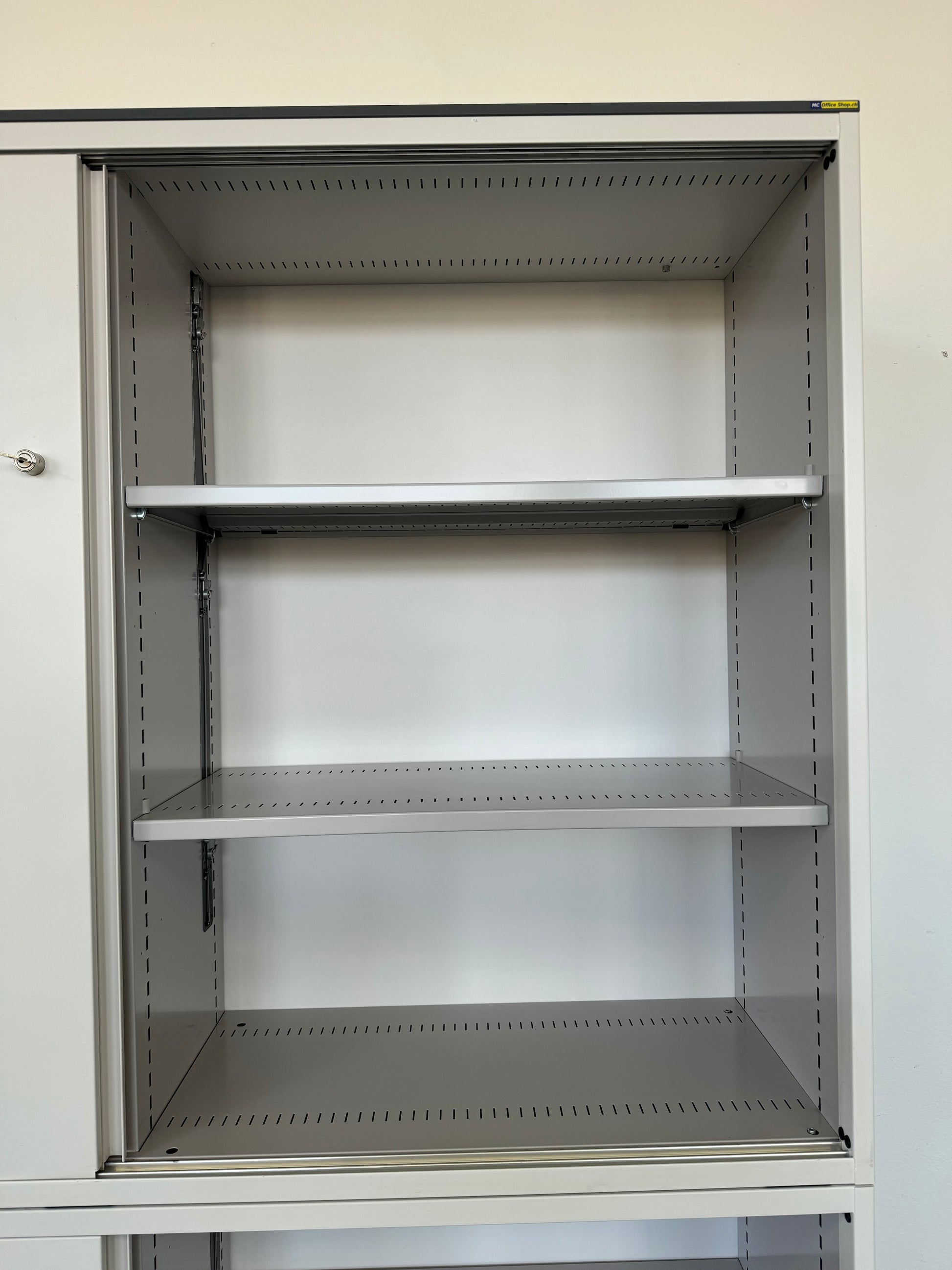 Lista Storage Schiebetür-Aktenschrank Detailfoto rechts oben