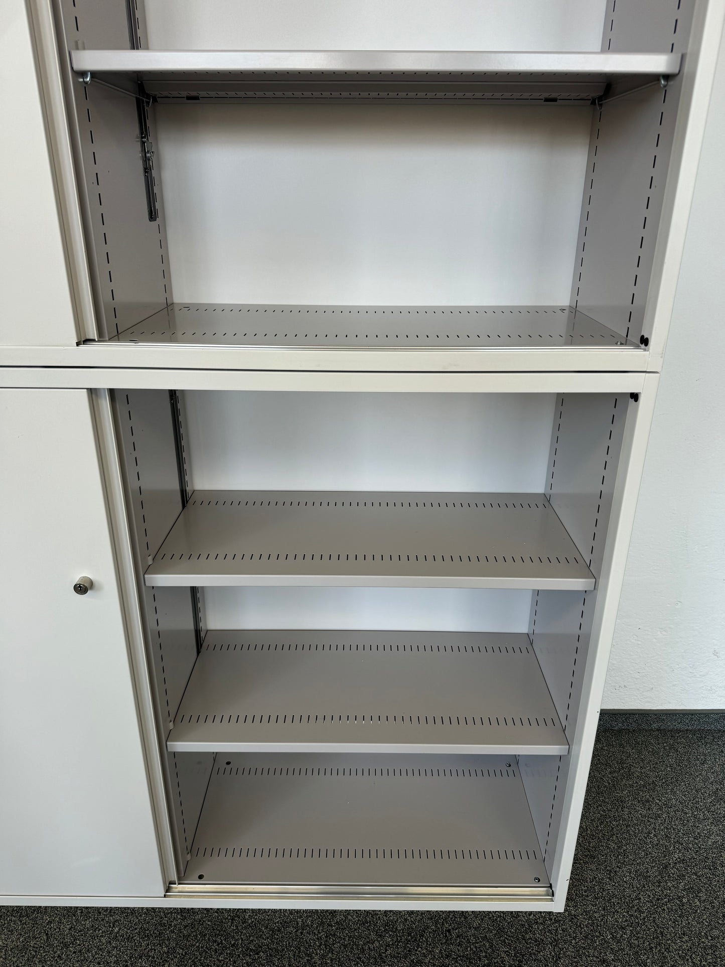 Lista Office LO Storage Schiebetür-Aktenschrank