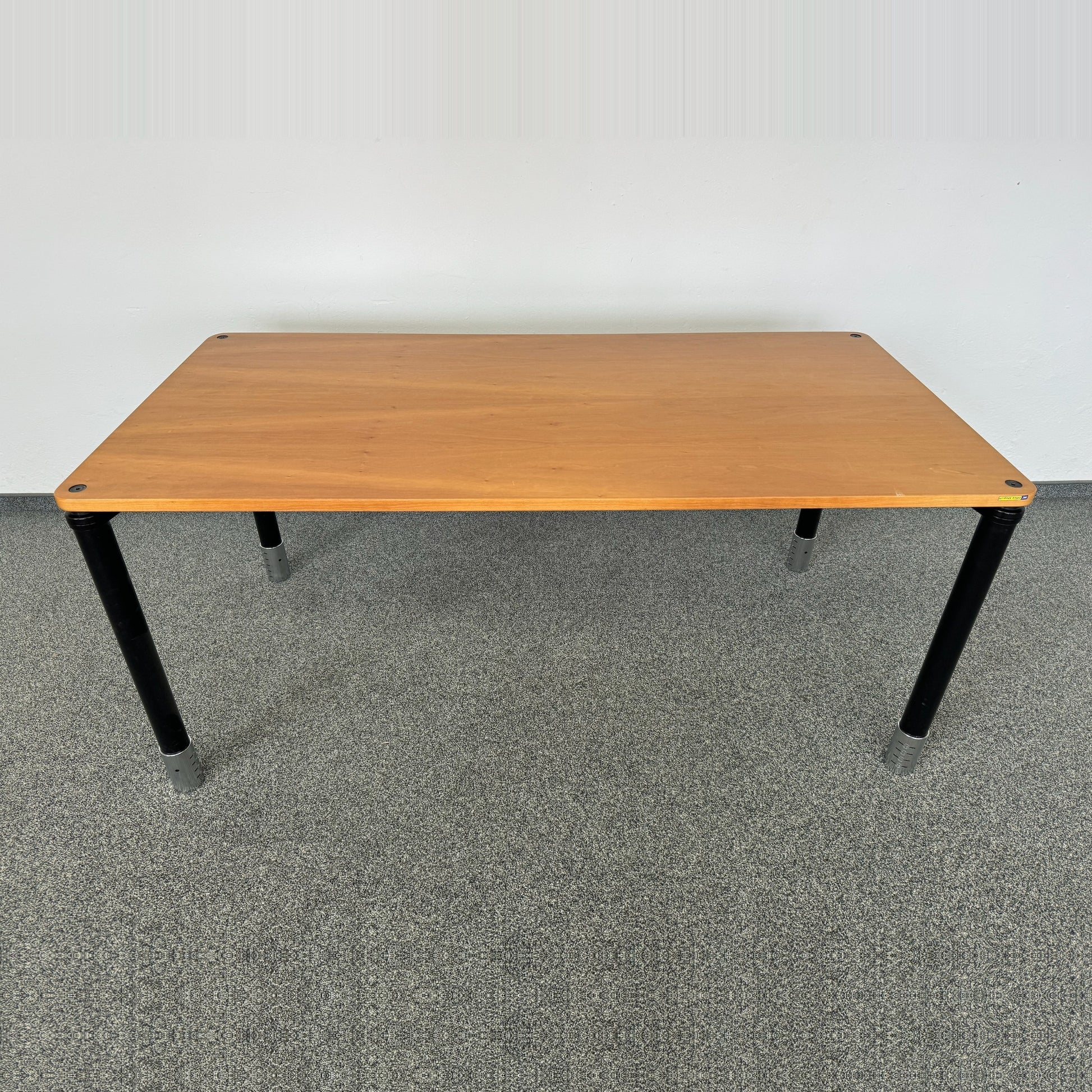 Steelcase Quadrino Sitzungstisch Spanplatte Buchendekor